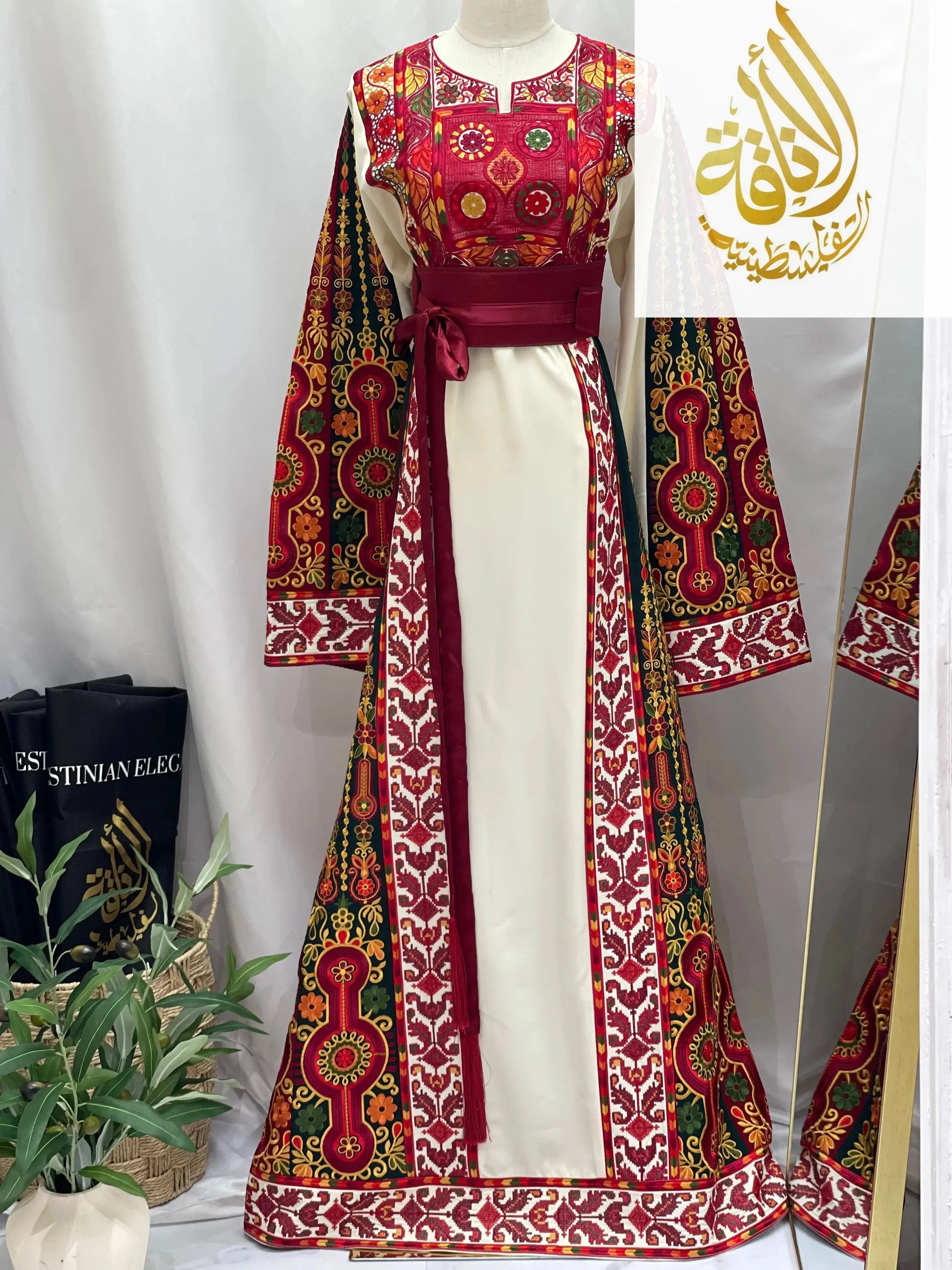 Embroidered Thoub Malaket Alsafa: Timeless Sophistication & Cultural Elegance Palestinian Elegance