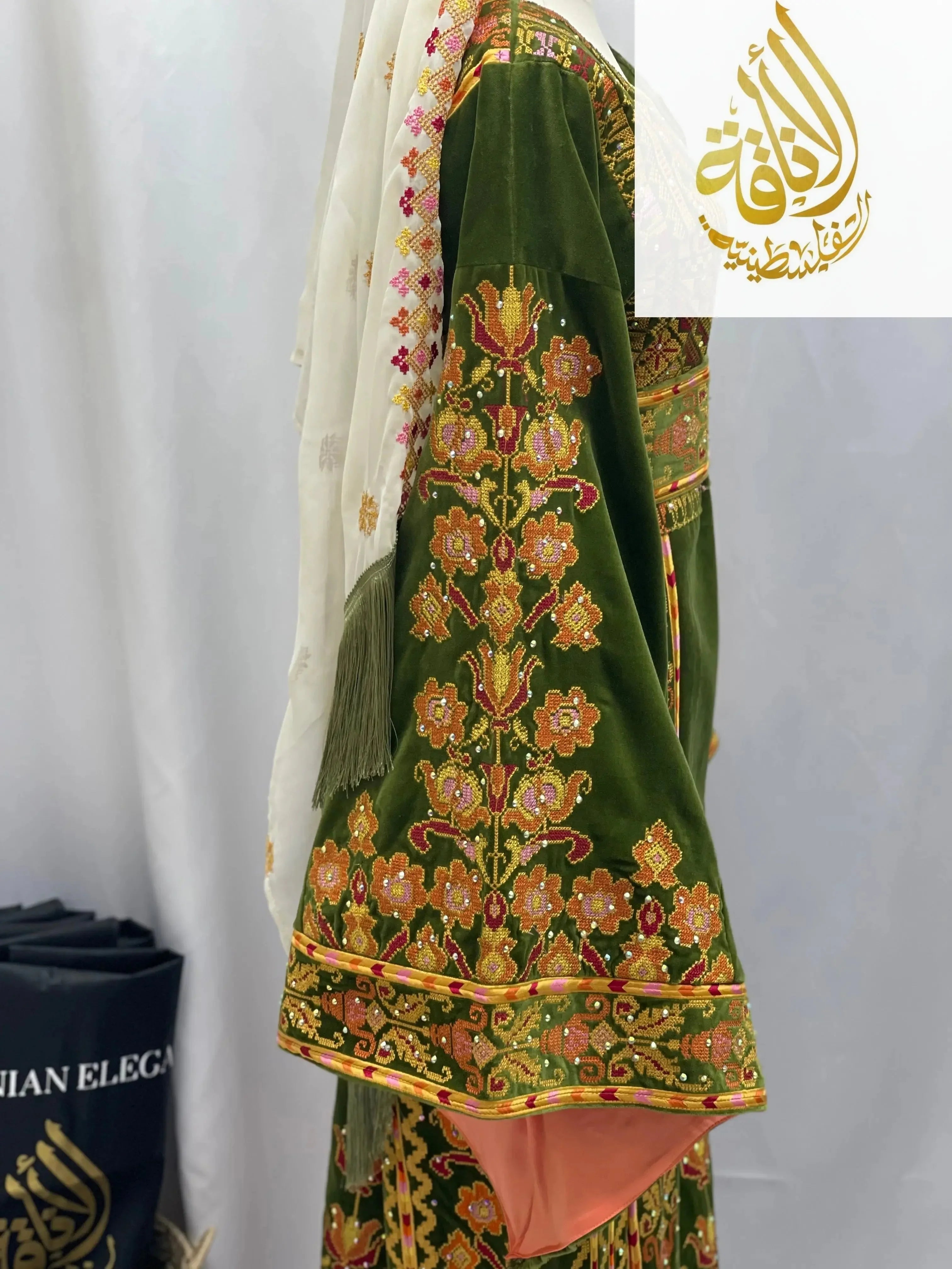 Embroidered Velvet Thoub - Luxurious High-Quality Traditional Wear Palestinian Elegance