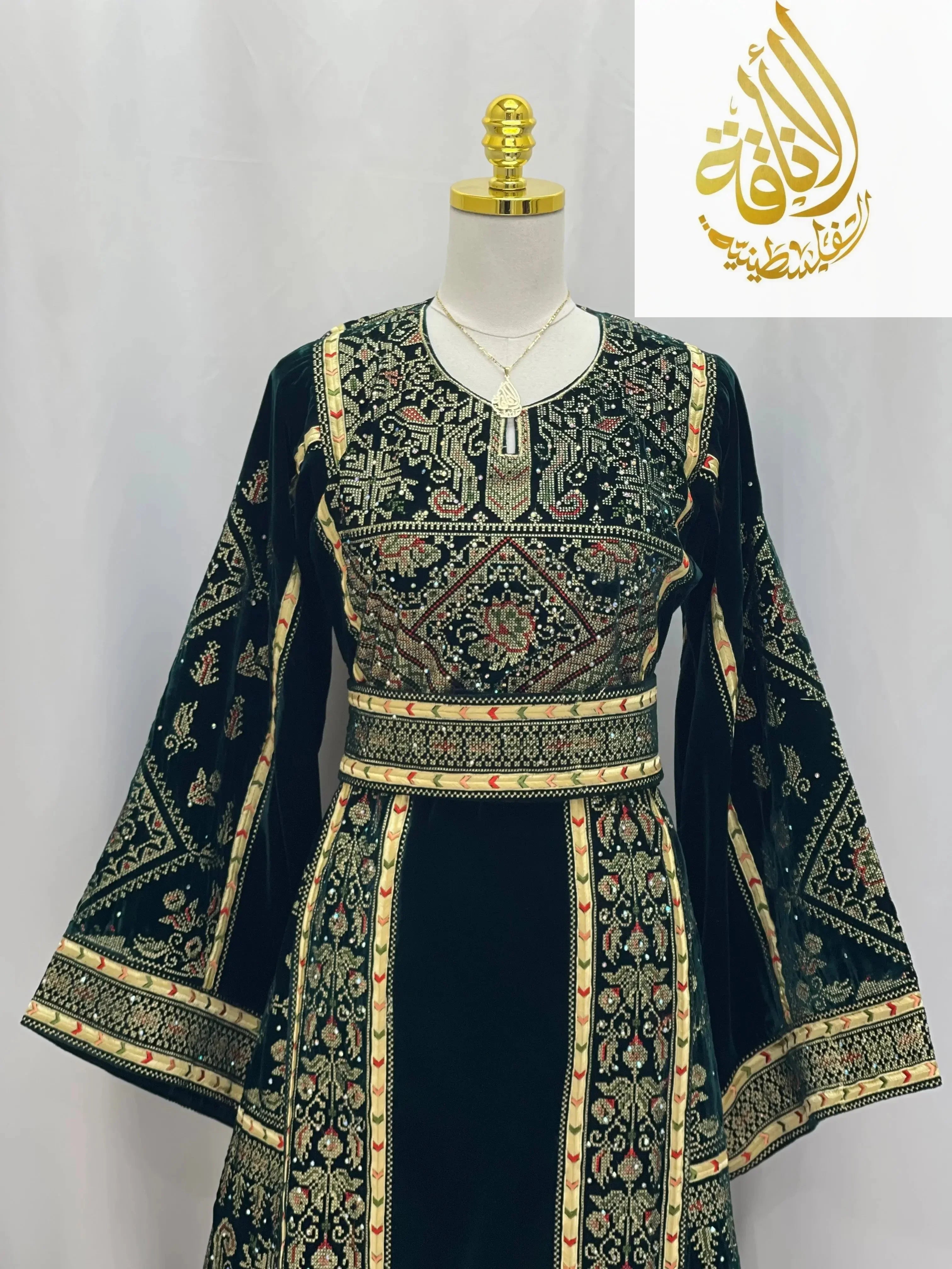 Emerald Embroidered Velvet Thoub - Luxurious Elegance - Palestinian Elegance