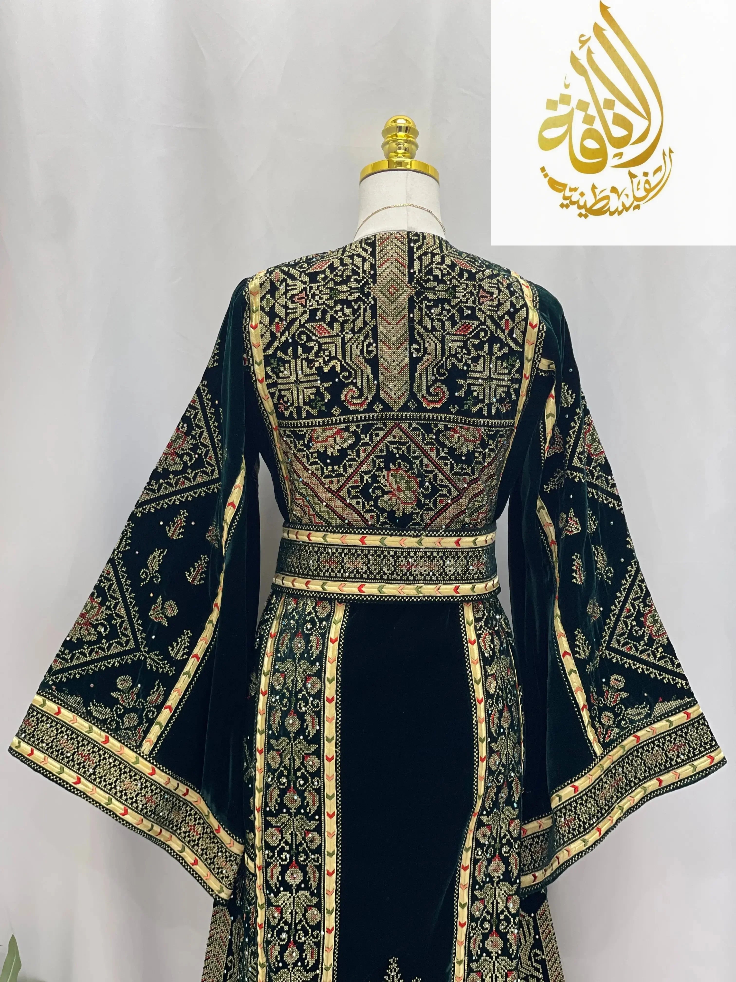 Emerald Embroidered Velvet Thoub - Luxurious Elegance - Palestinian Elegance