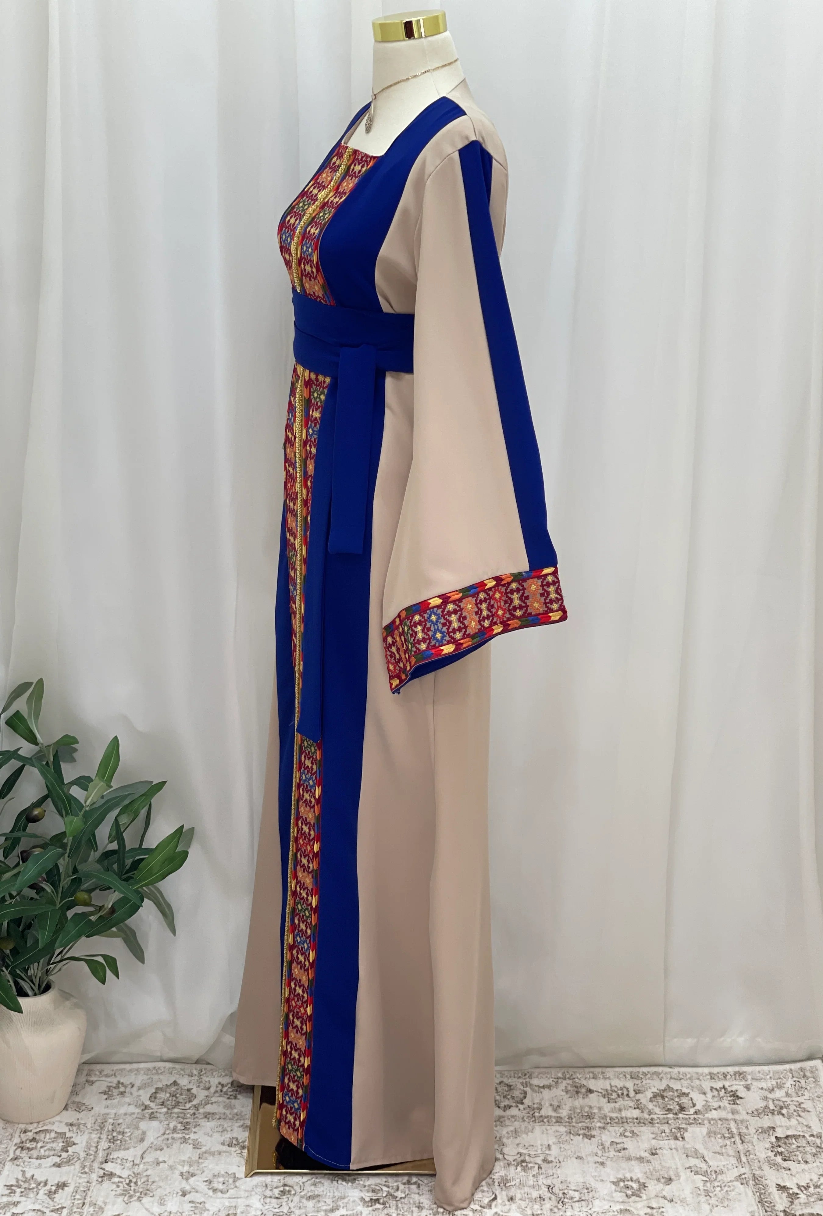 Sella Heritage Elegance Embroidered Thobe