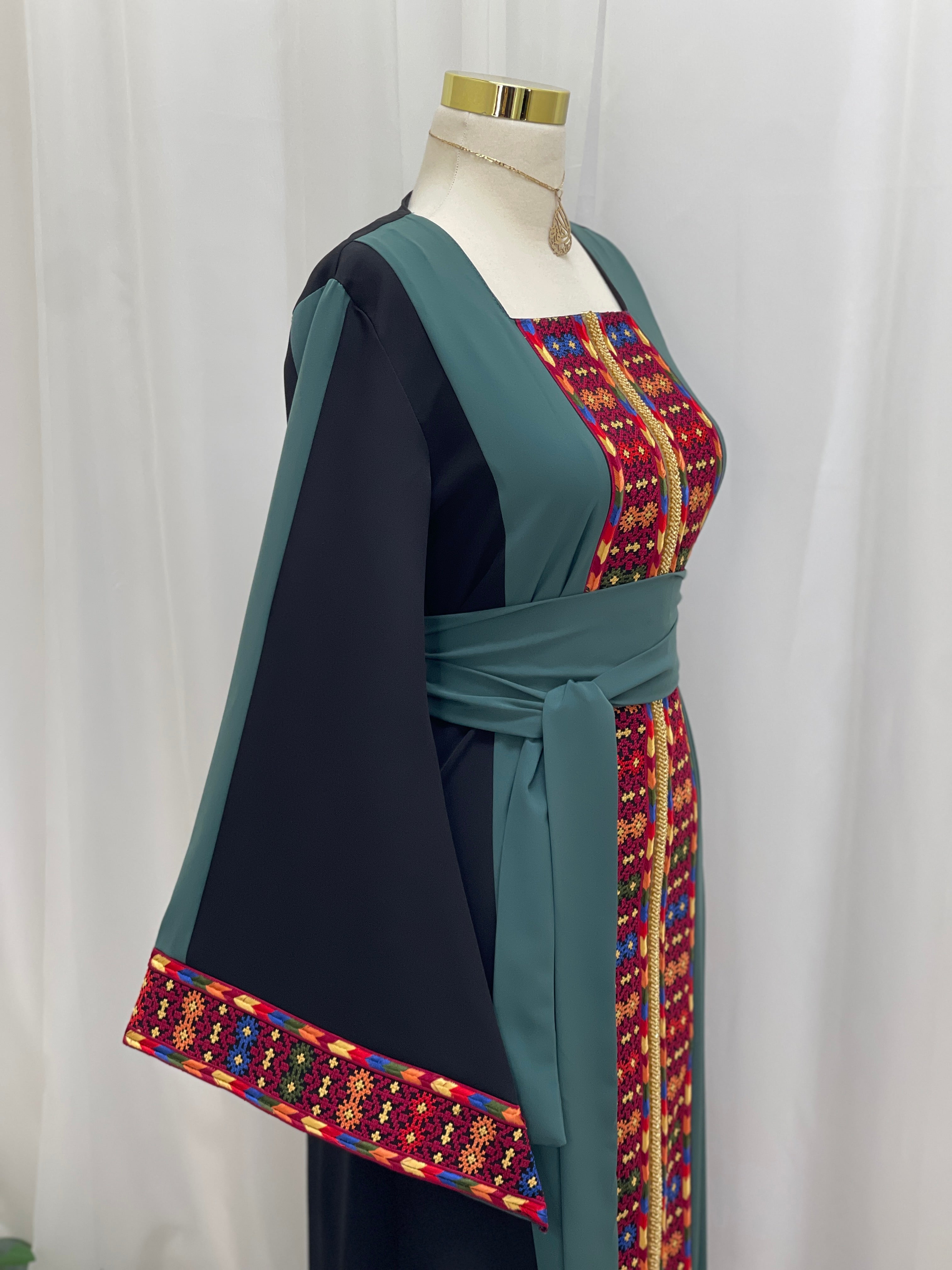 Sella Heritage Elegance Embroidered Thobe - Palestinian Elegance