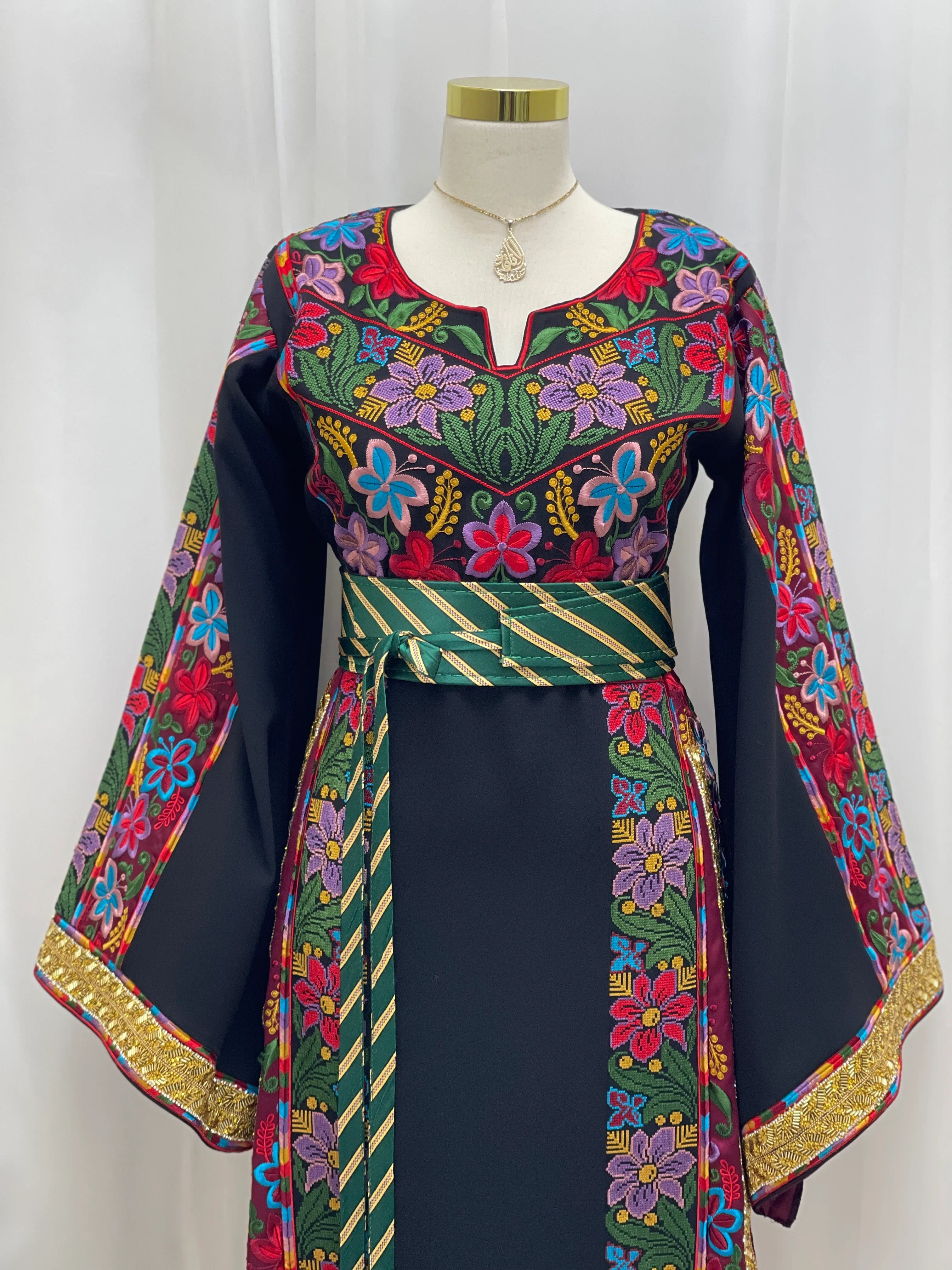 Nool Heritage Embroidered Thobe