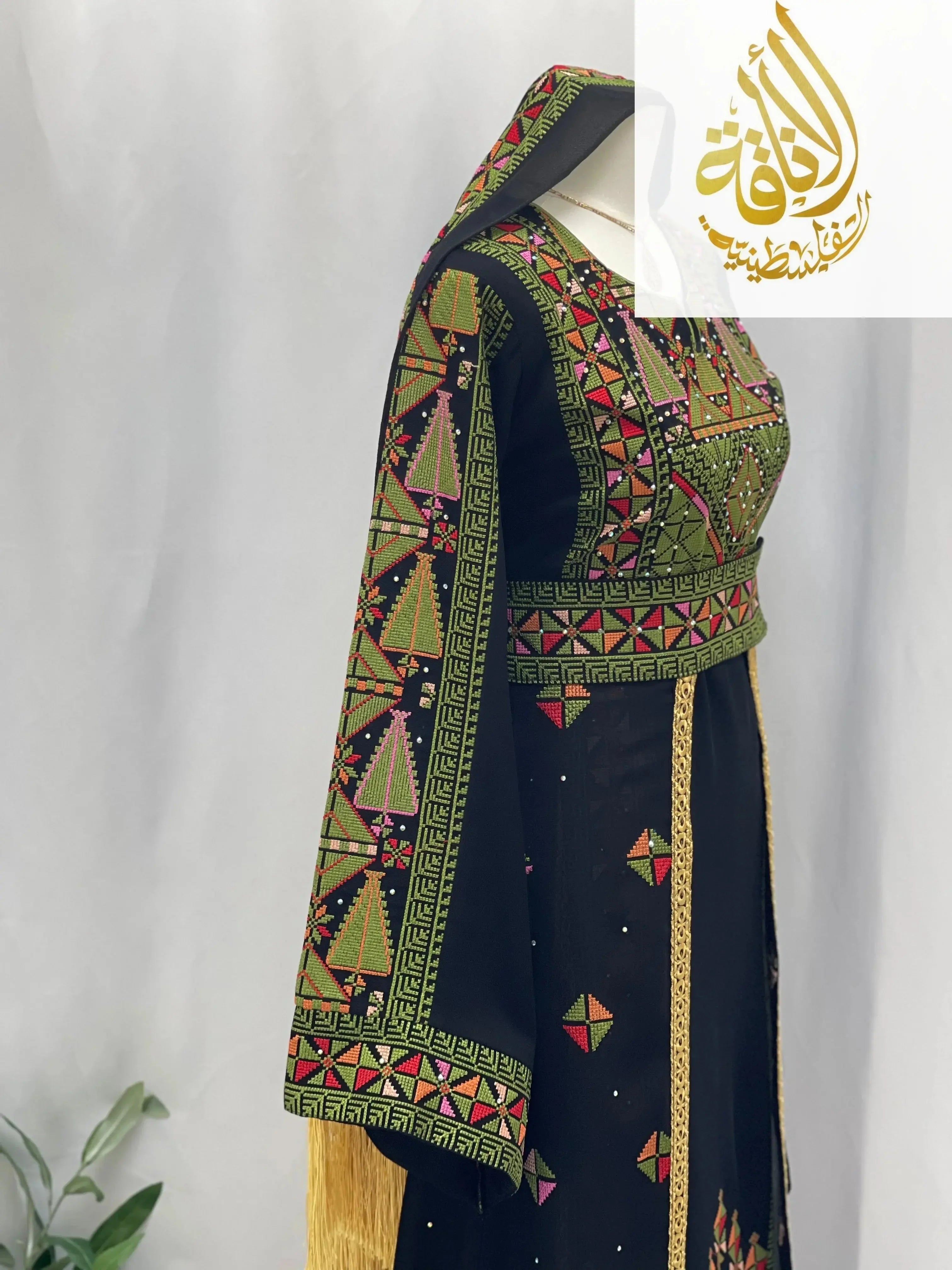 Falahi thoub with overskirt Embroidered Dress and khirka - Palestinian Elegance