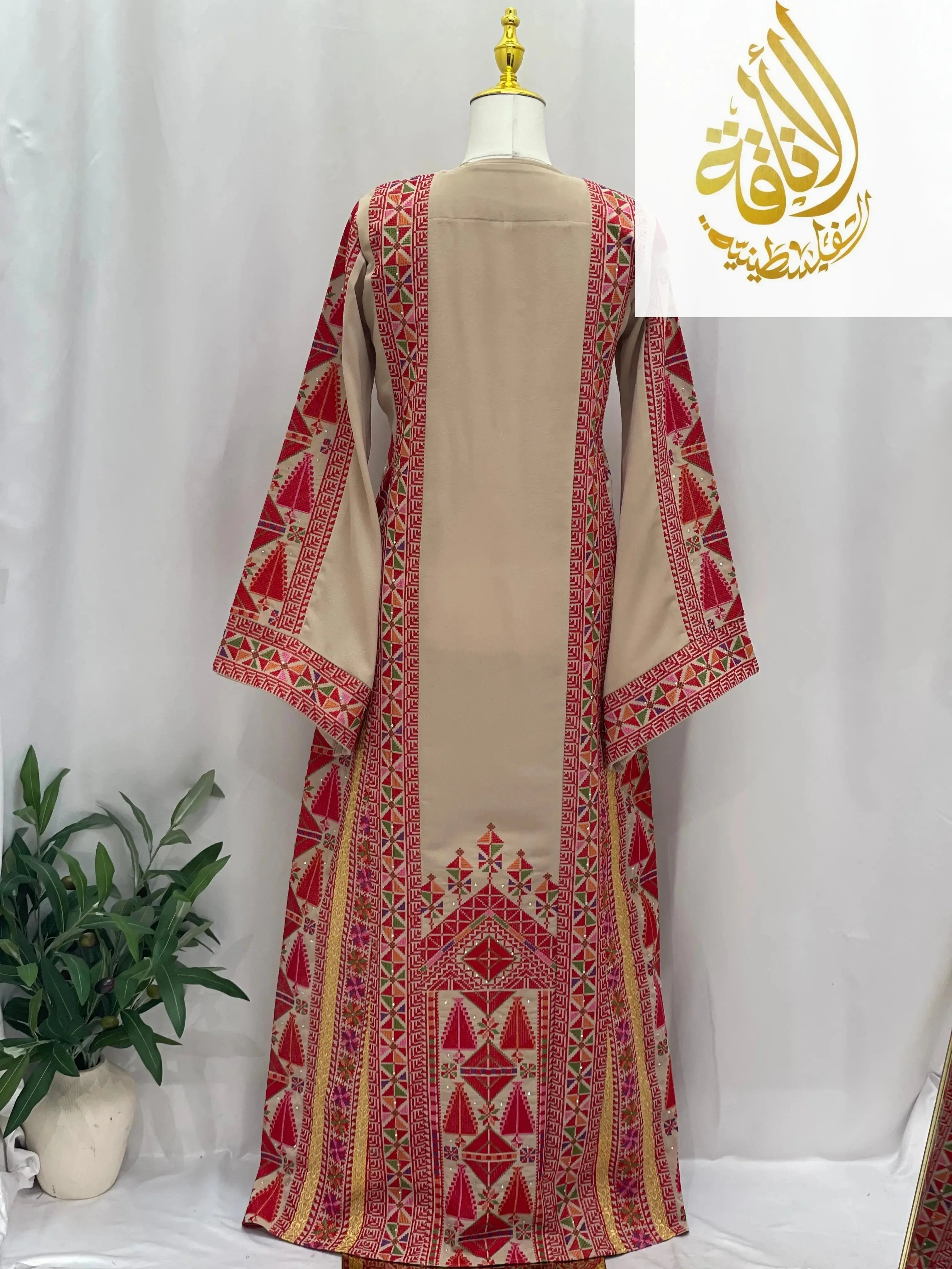 dress for Palestinian people thoub 