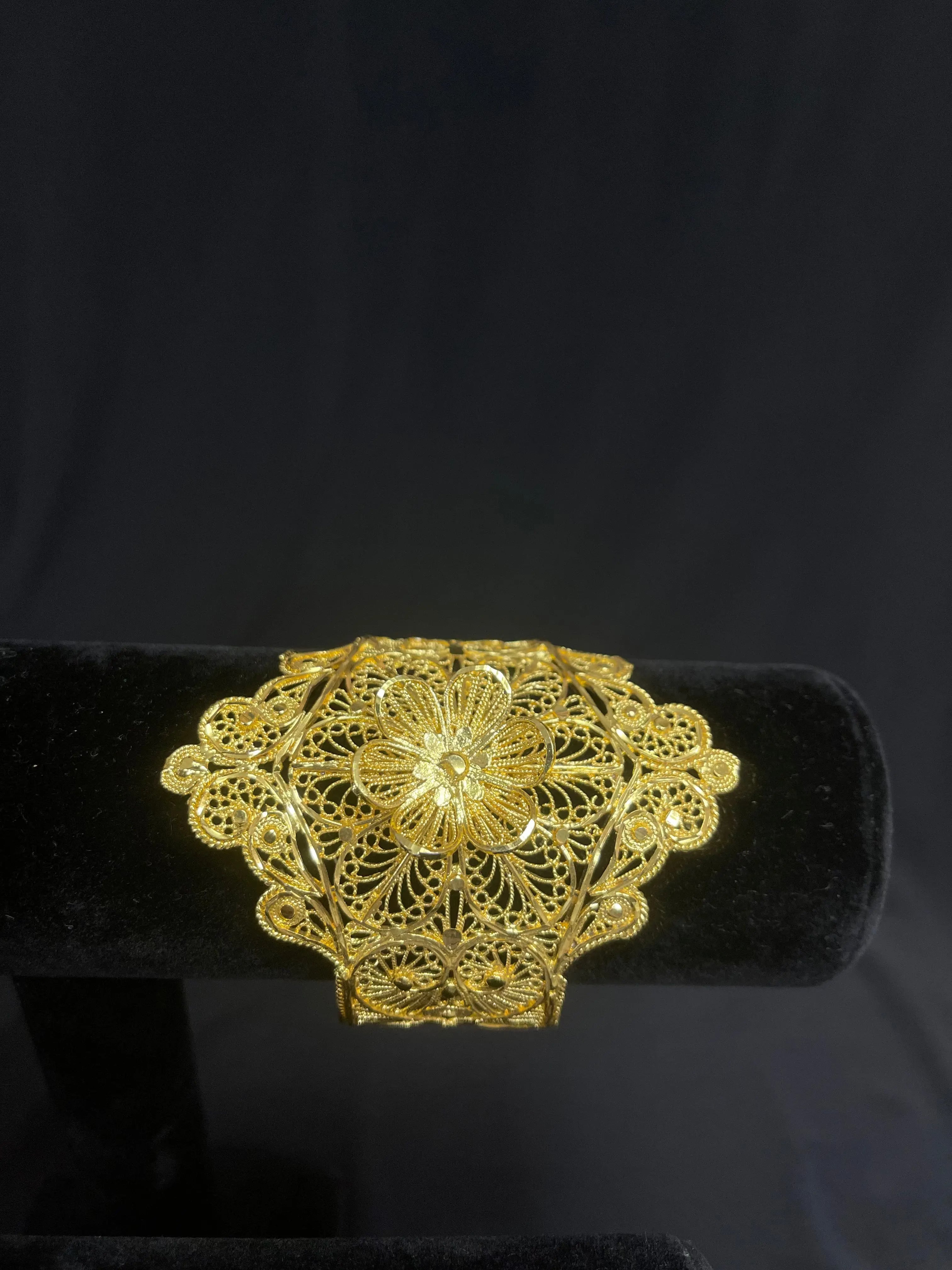 Flower Cuff Bracelet with imitated Gold featuring intricate floral filigree design by Palestinian Elegance