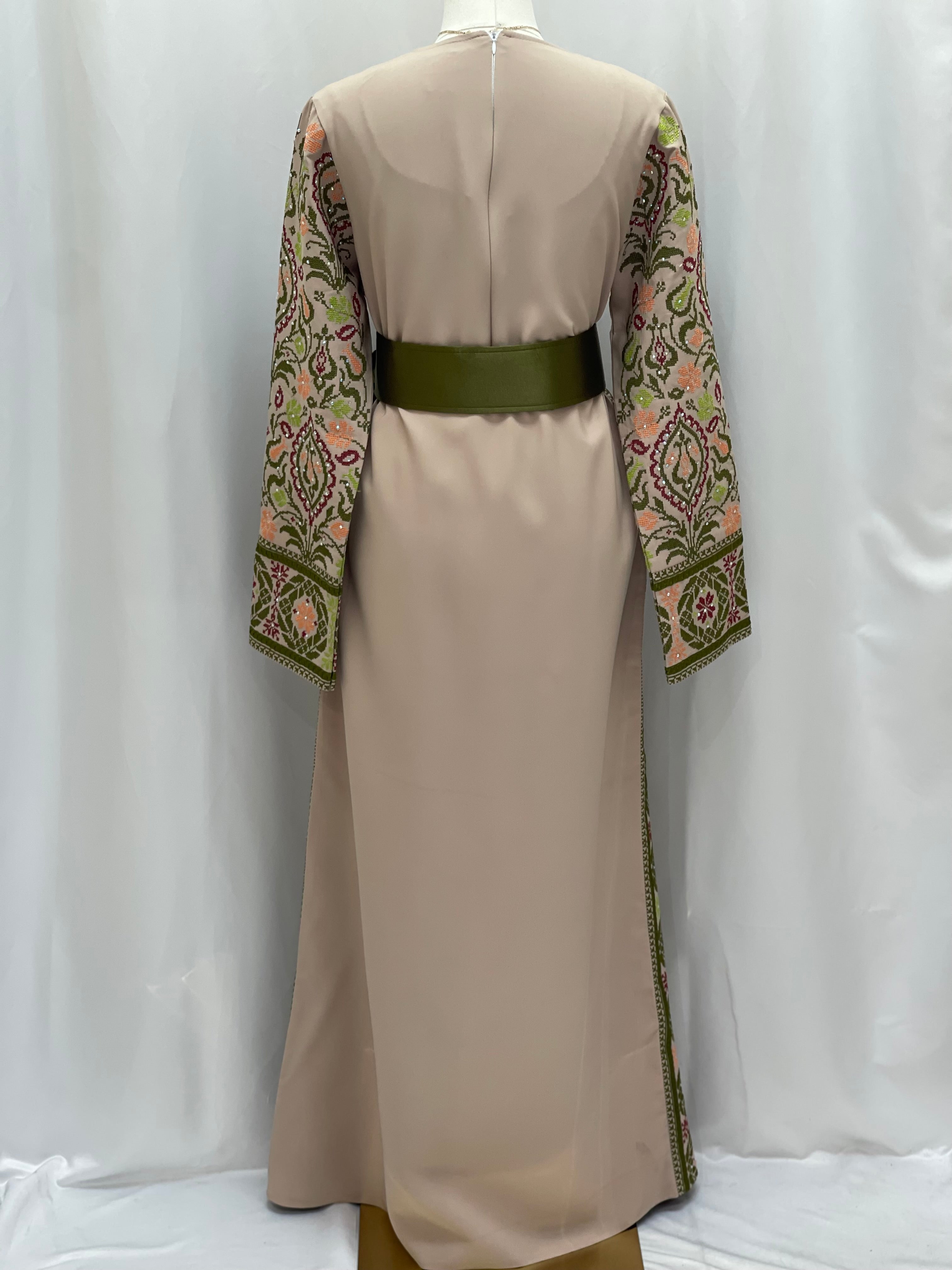 Back view of the Green Ruby Embroidered Thobe featuring intricate embroidery and a stylish design