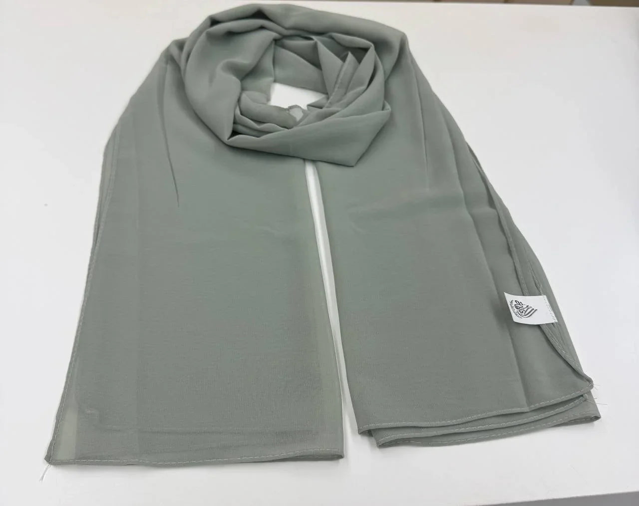 High Quality Chiffon Hjiab: Gives Your Outfit A Graceful Touch - Palestinian Elegance