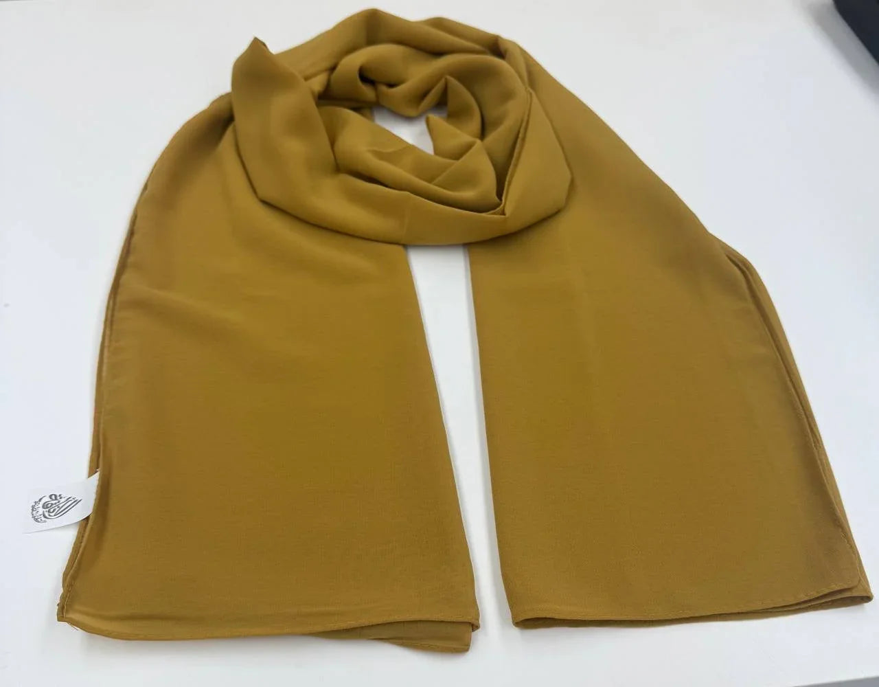 High Quality Chiffon Hjiab: Gives Your Outfit A Graceful Touch - Palestinian Elegance