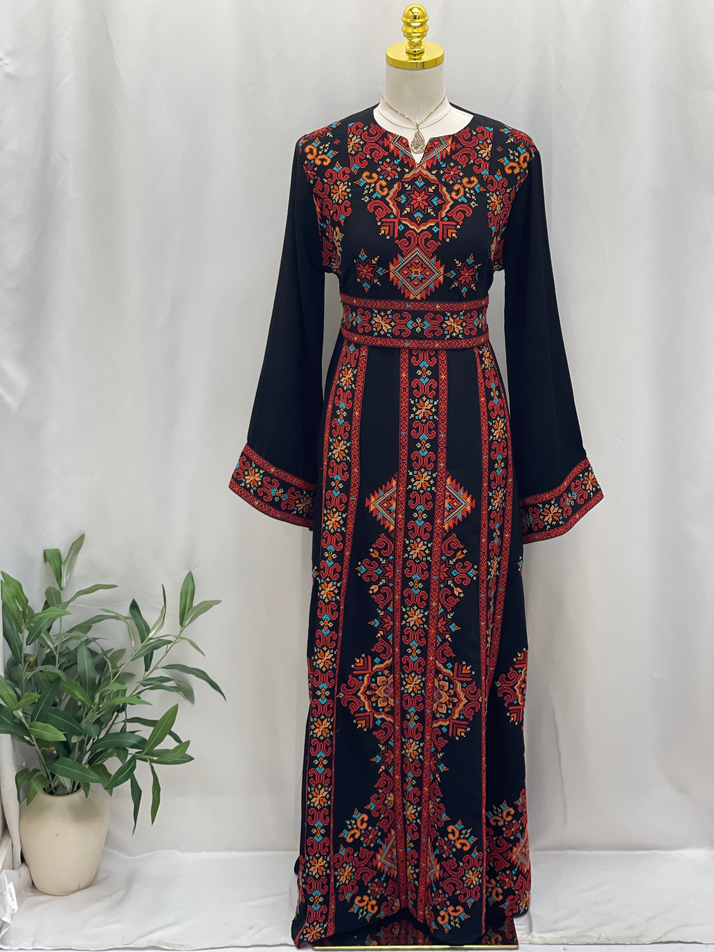 Palestinian Embroidered Dress – Classic Tatreez Style