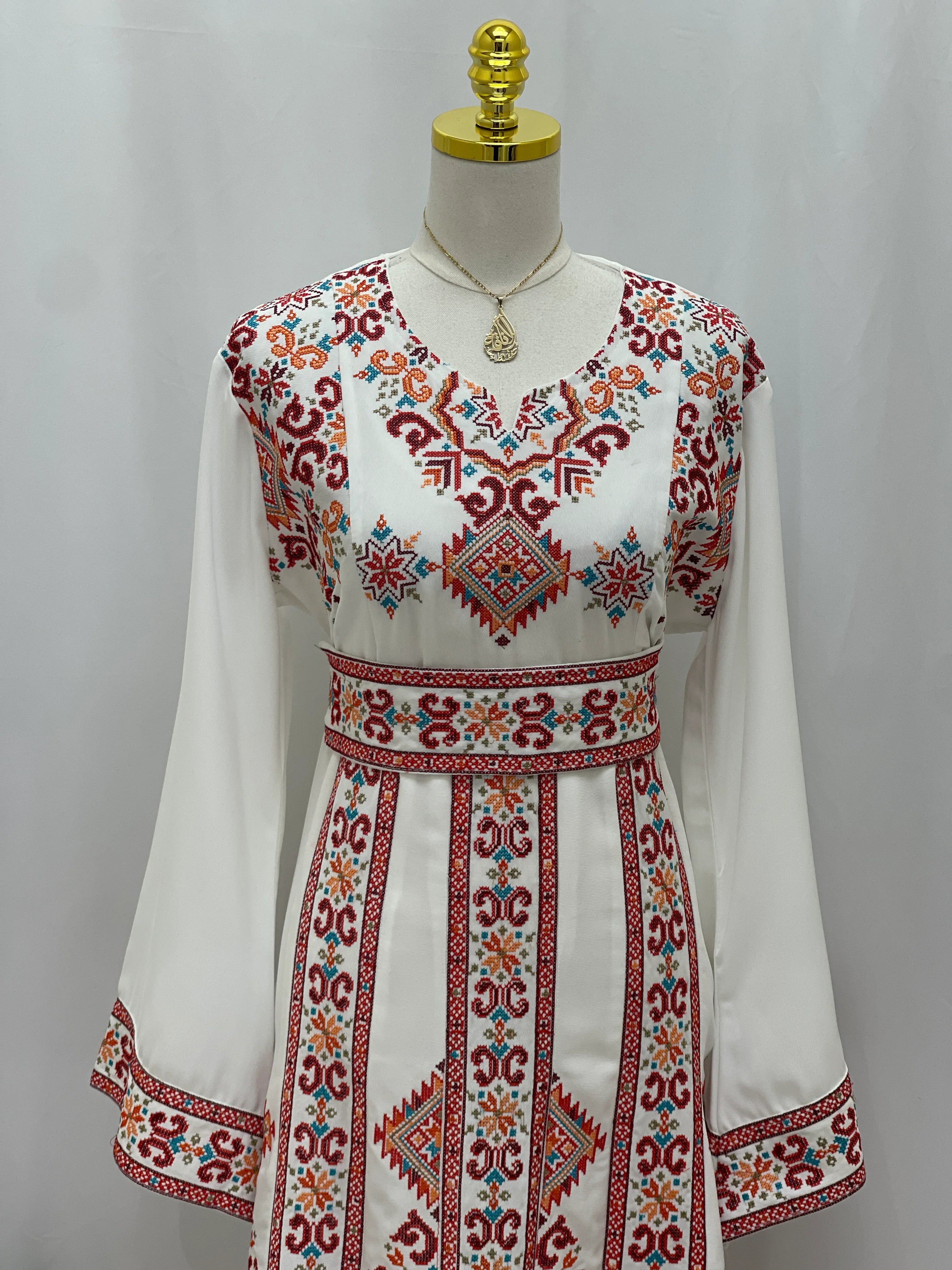 فستان فلسطيني مطرز – على الطراز التطرزي الكلاسيكي