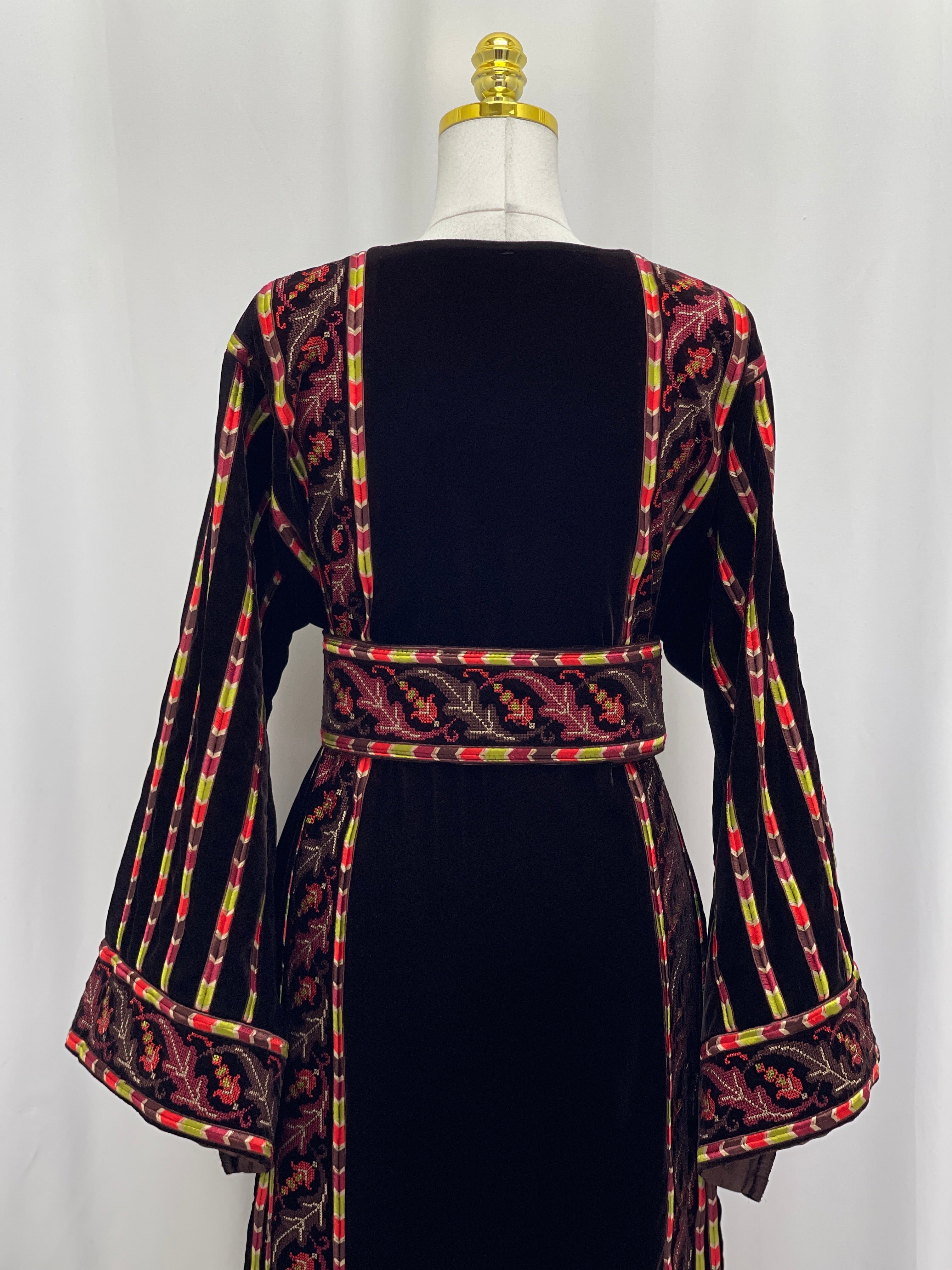 Sultana Embroidered Brown Velvet Thobe