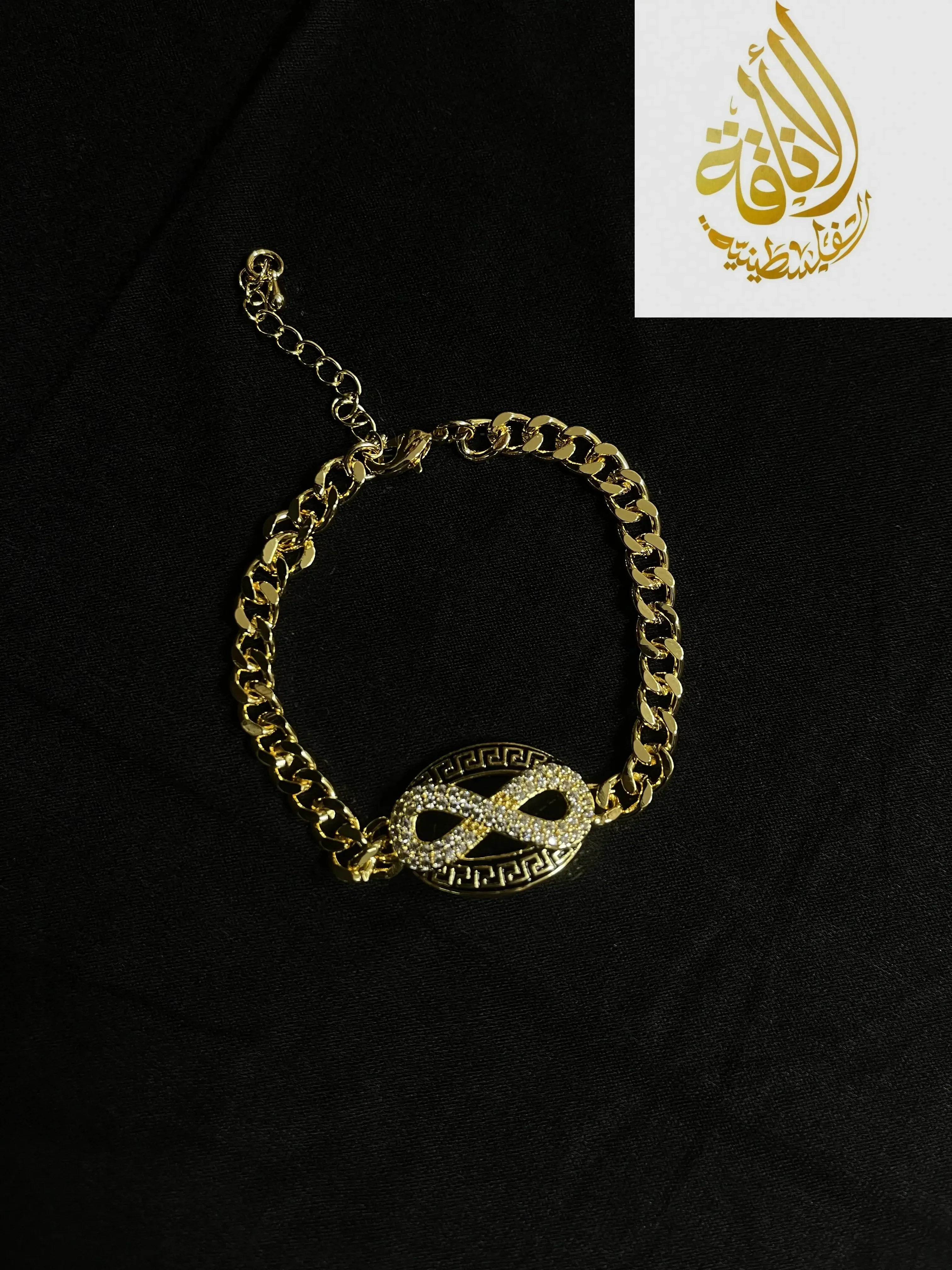 Imitated Gold Bracelet with Infiniti Symbol featuring a gold chain and rhinestone decorated infinity charm
