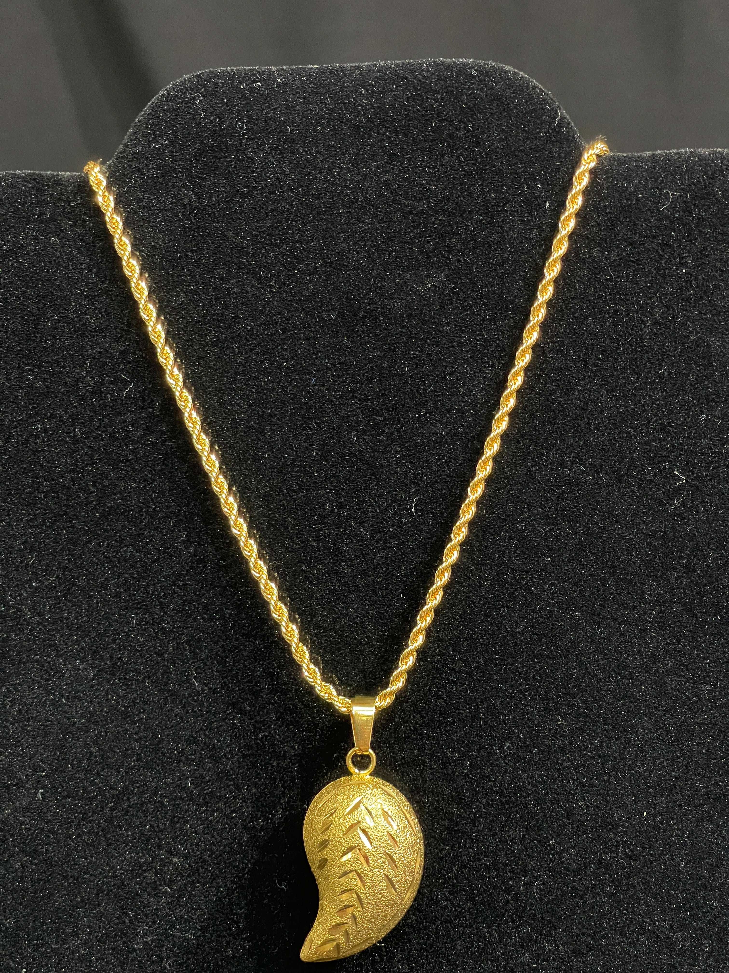 Imitated Gold Loza Necklace Medium Size with twisted chain and leaf-shaped pendant by Palestinian Elegance