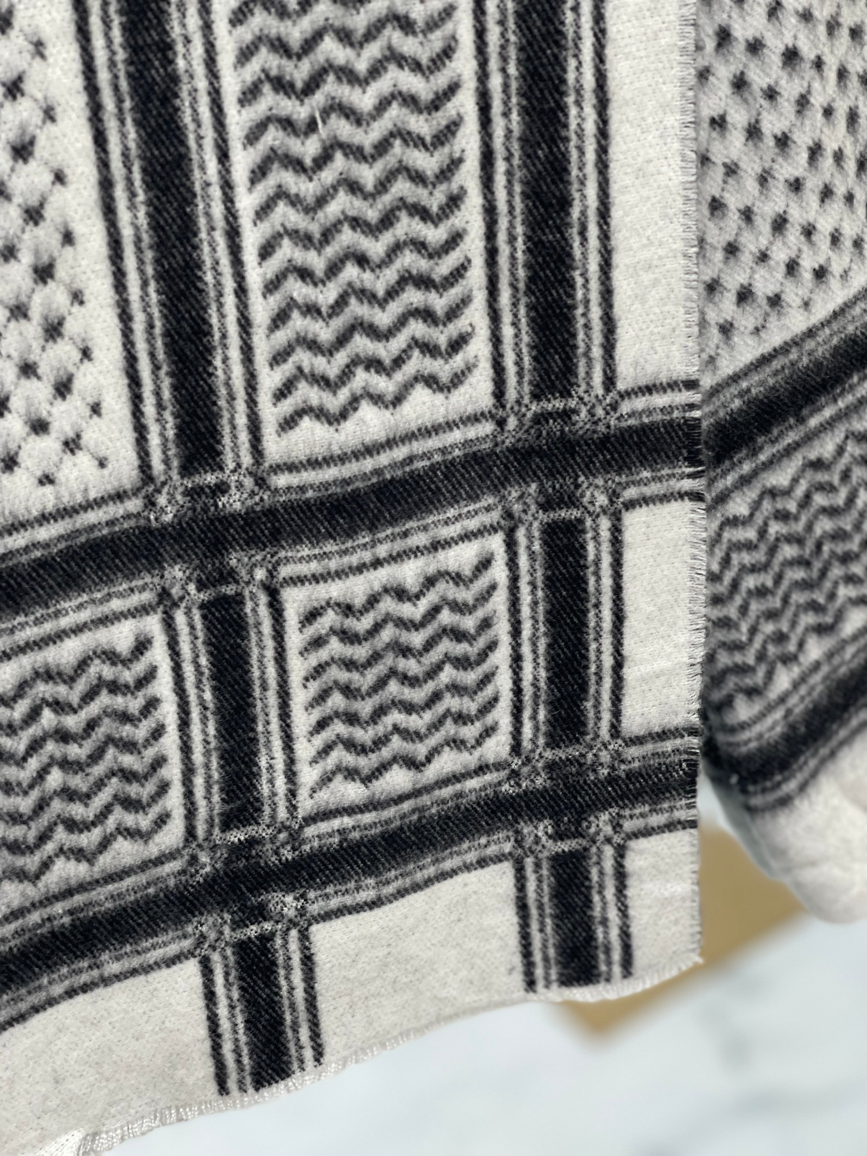 Luxurious Comfort: Cashmere Kufiyeh Shoulder Shawl Palestinian Elegance
