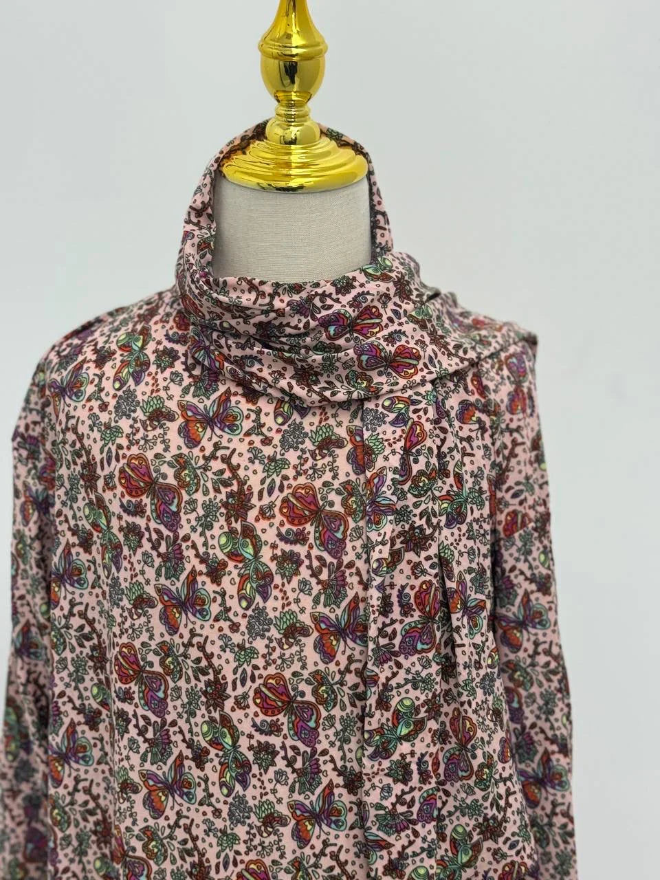 Palestinian Elegance Full Prayer Dress in pink paisley and butterfly print with matching draped headscarf