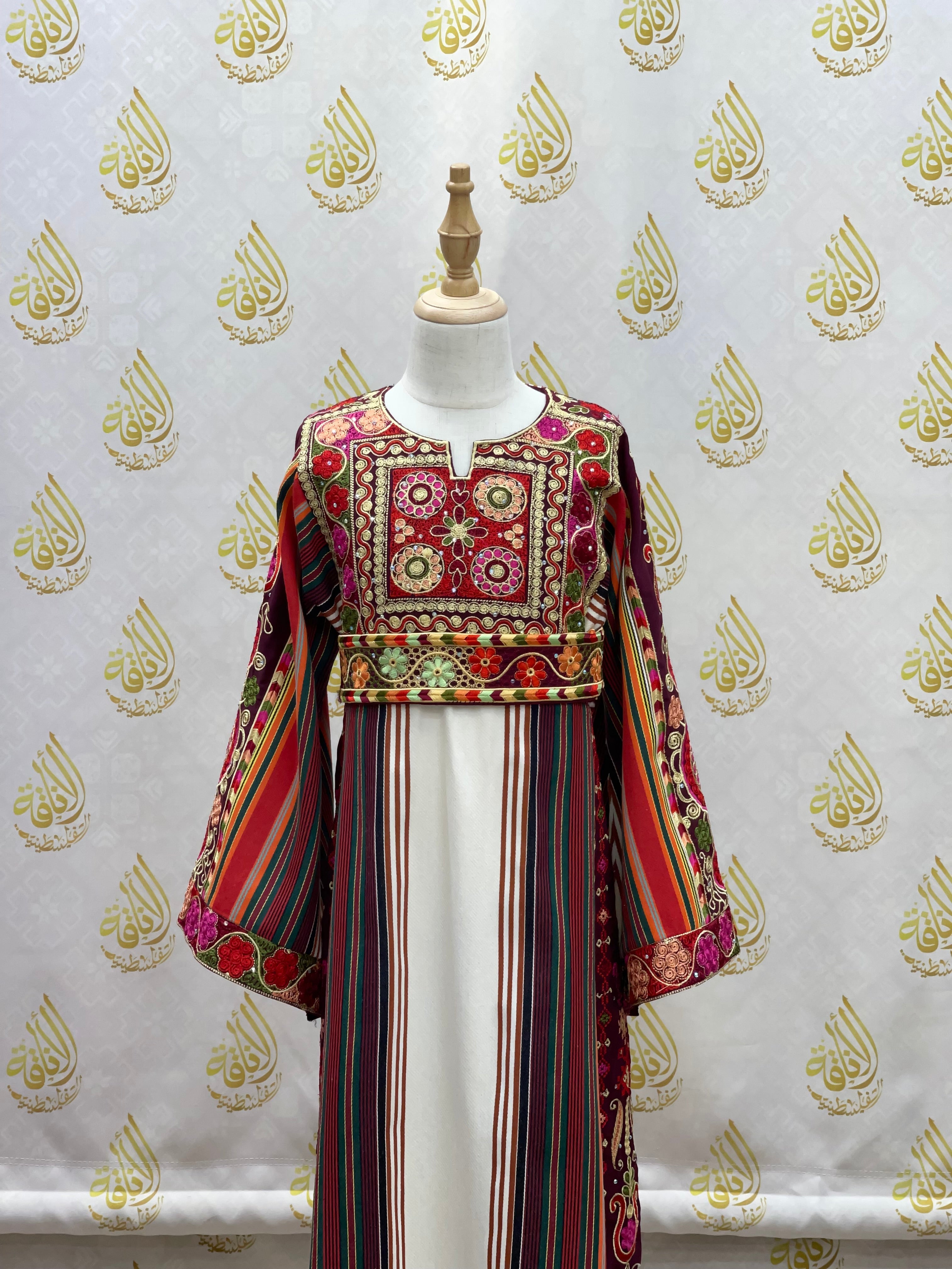 Princess Embroidered Majdalwi Thoub: Regal Elegance and Timeless Beauty Palestinian Elegance