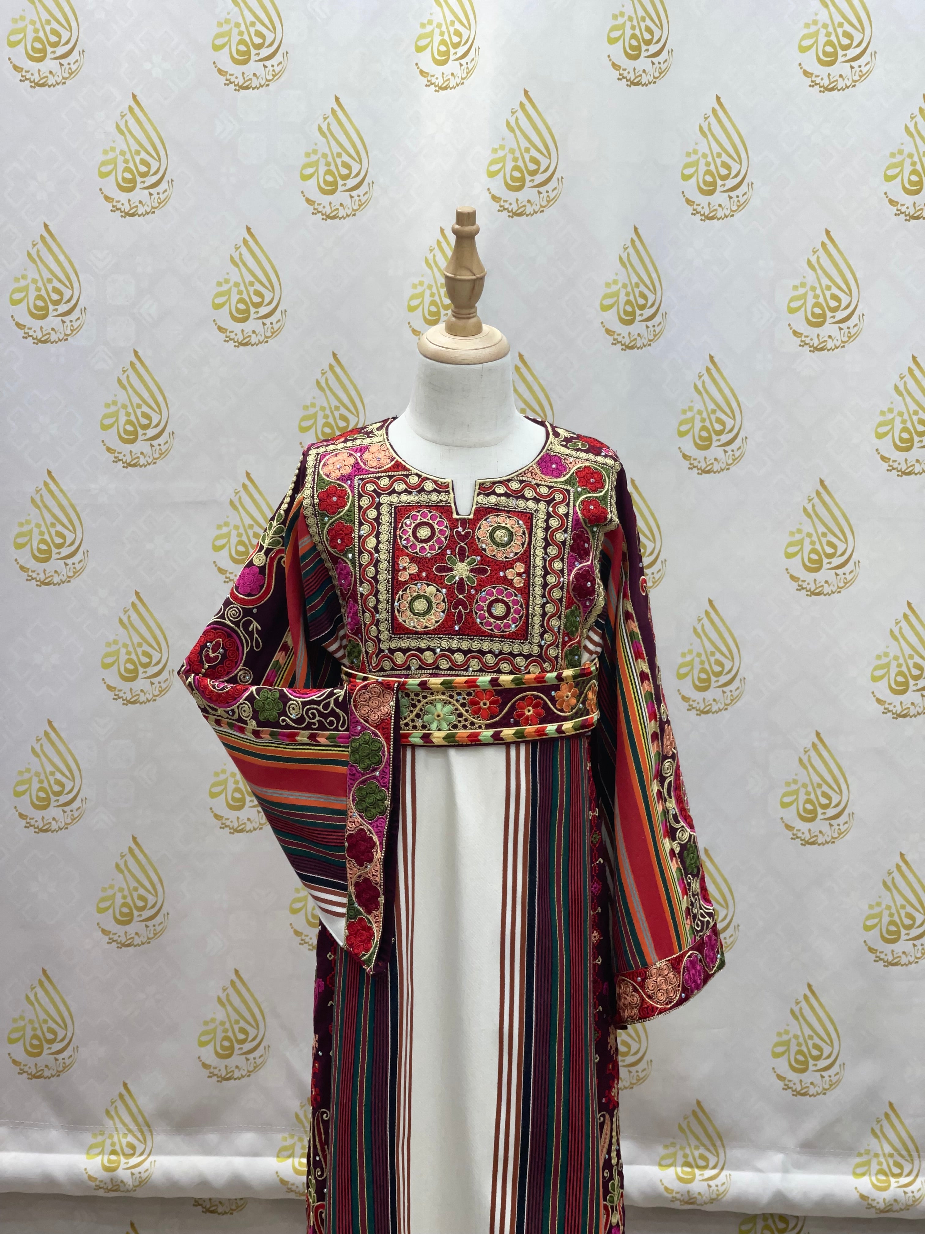 Princess Embroidered Majdalwi Thoub: Regal Elegance and Timeless Beauty Palestinian Elegance