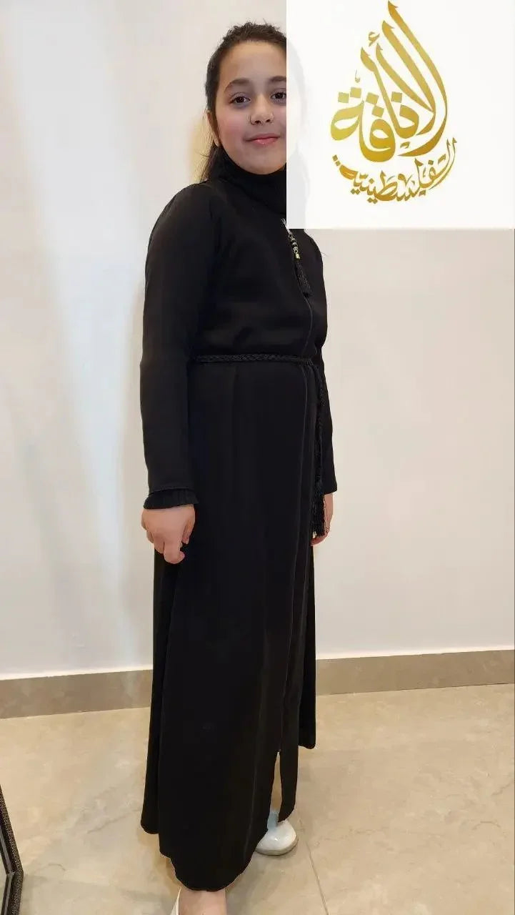Palestinian Elegance black abaya for girls with long sleeves and zip front design