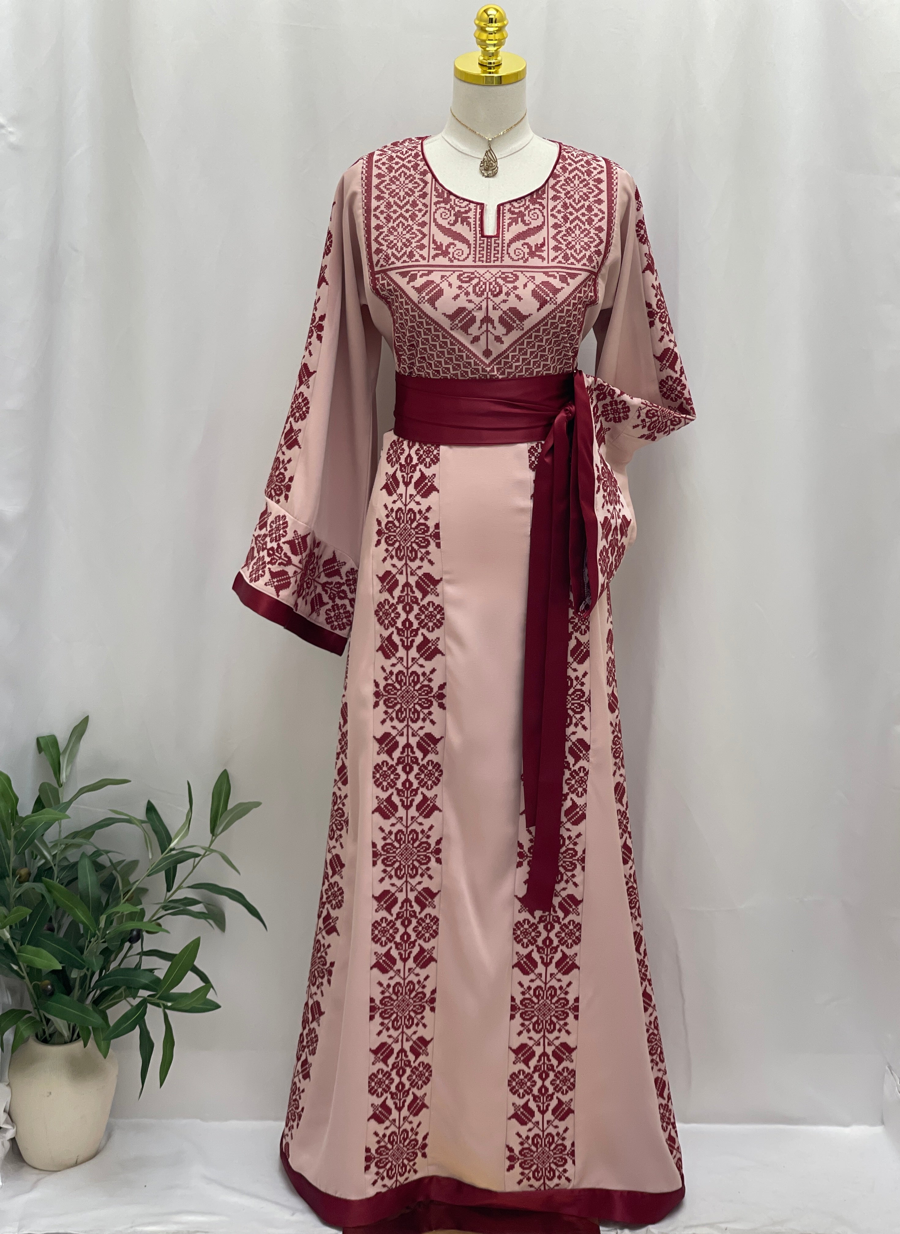 Raneem Warde Thobe: Palestinian Inspired Dress Palestinian Elegance