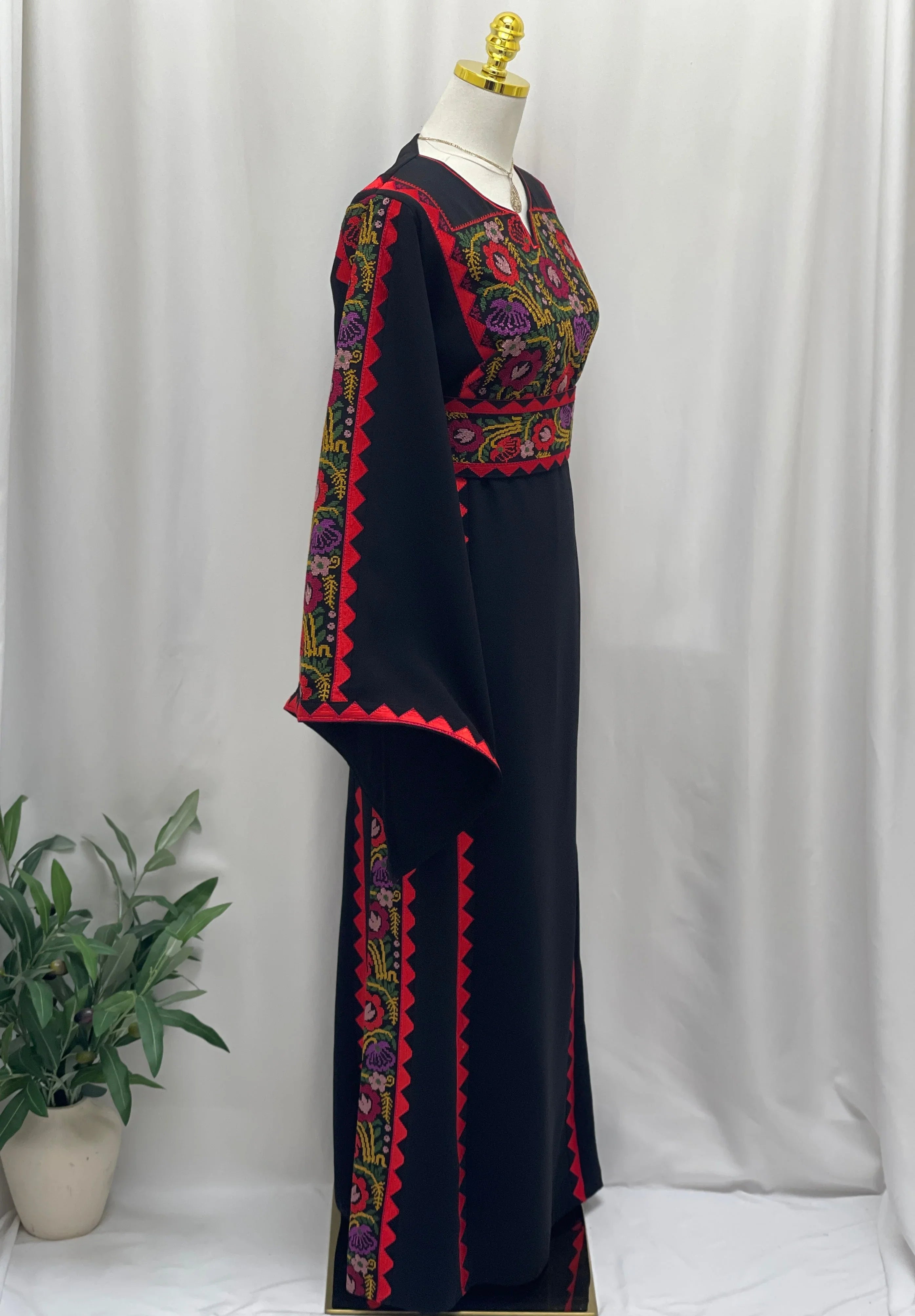 Riyahin Embroidered Thobe Palestinian Elegance