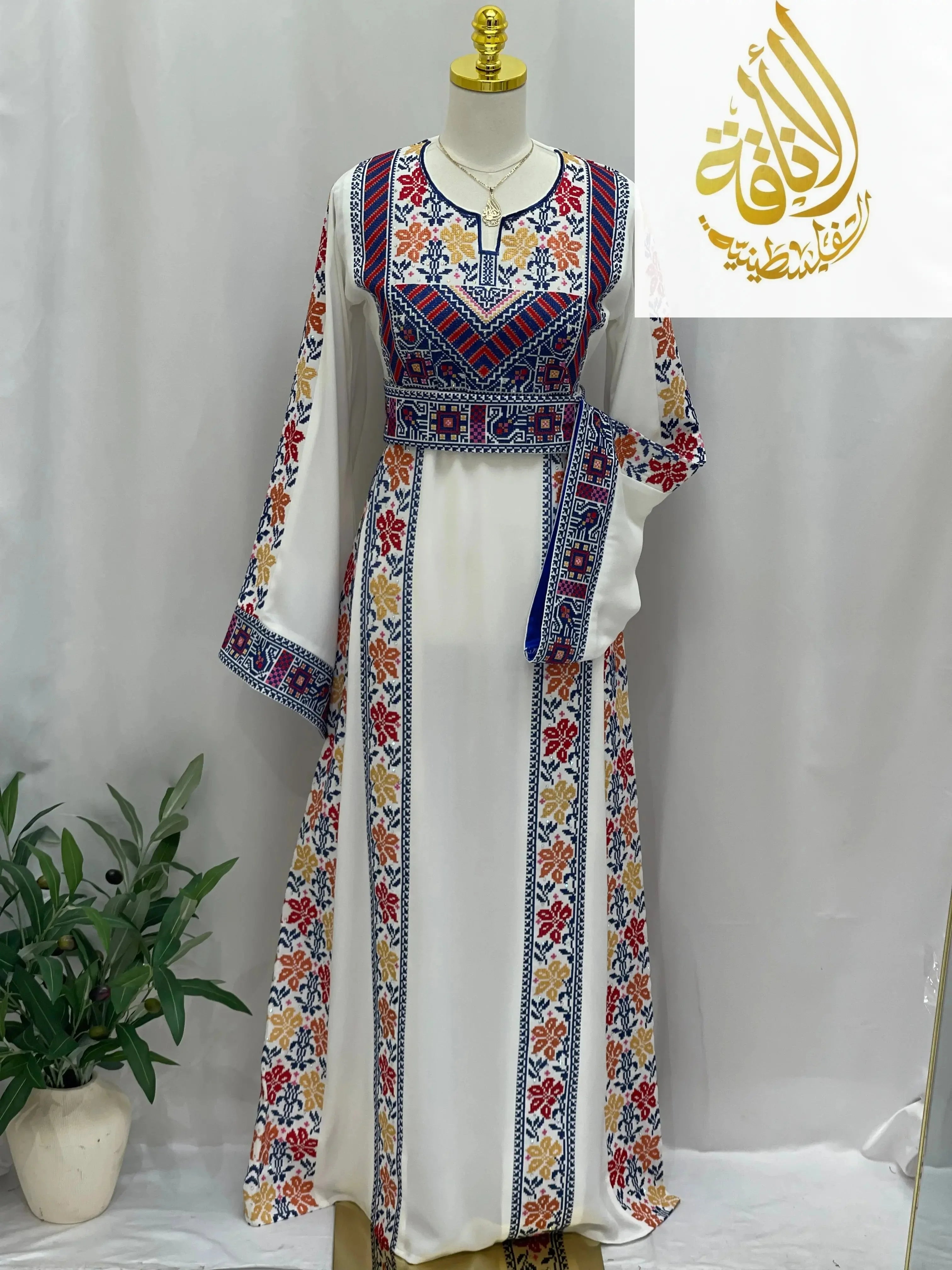 Roses Embroidered Thoub | Elegant Palestinian Dress - Palestinian Elegance