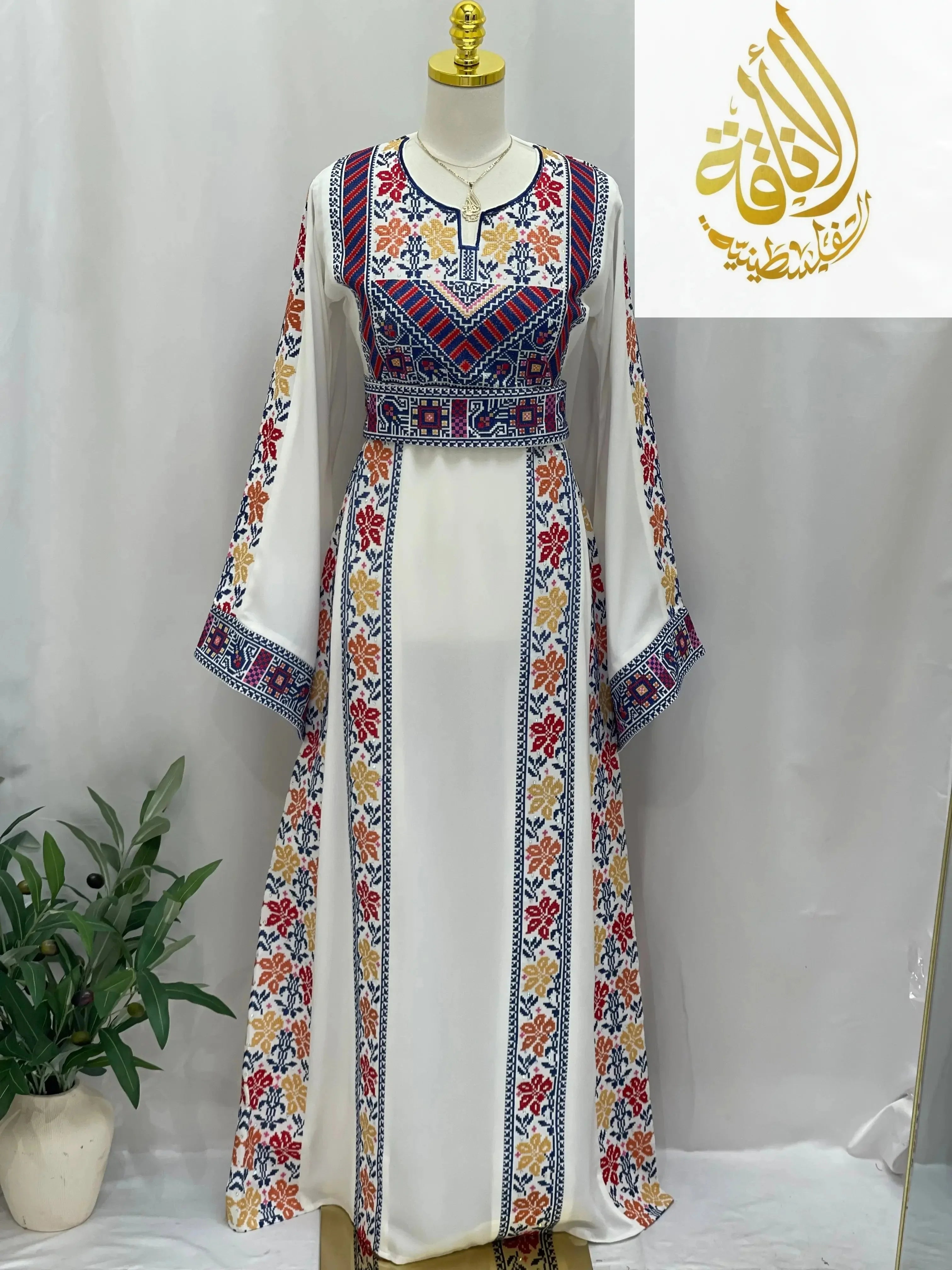 Roses Embroidered Thoub | Elegant Palestinian Dress - Palestinian Elegance