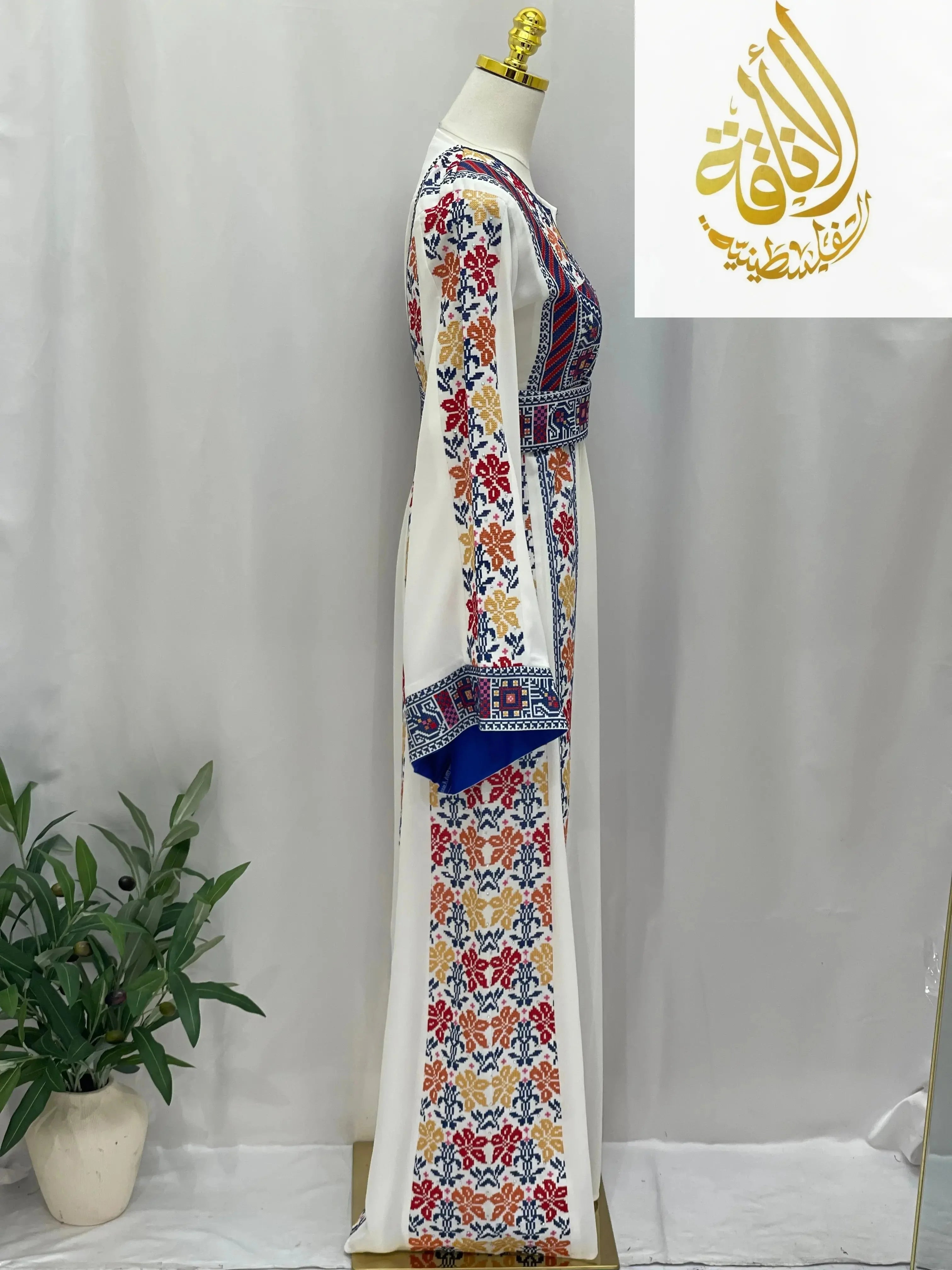 Roses Embroidered Thoub | Elegant Palestinian Dress - Palestinian Elegance