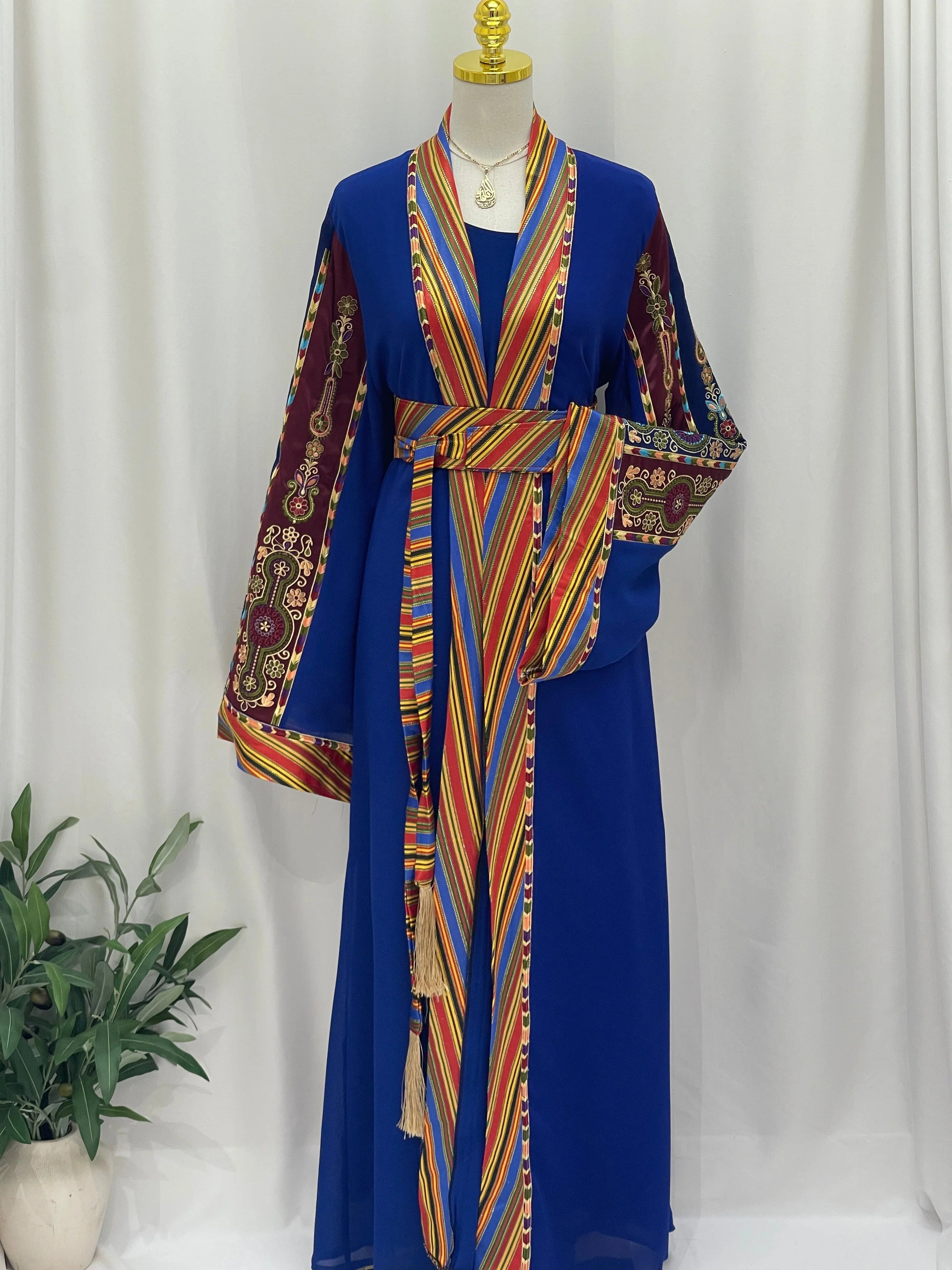 Royal Malak Open Abaya - A Perfect Fusion Of Tradition Palestinian Elegance