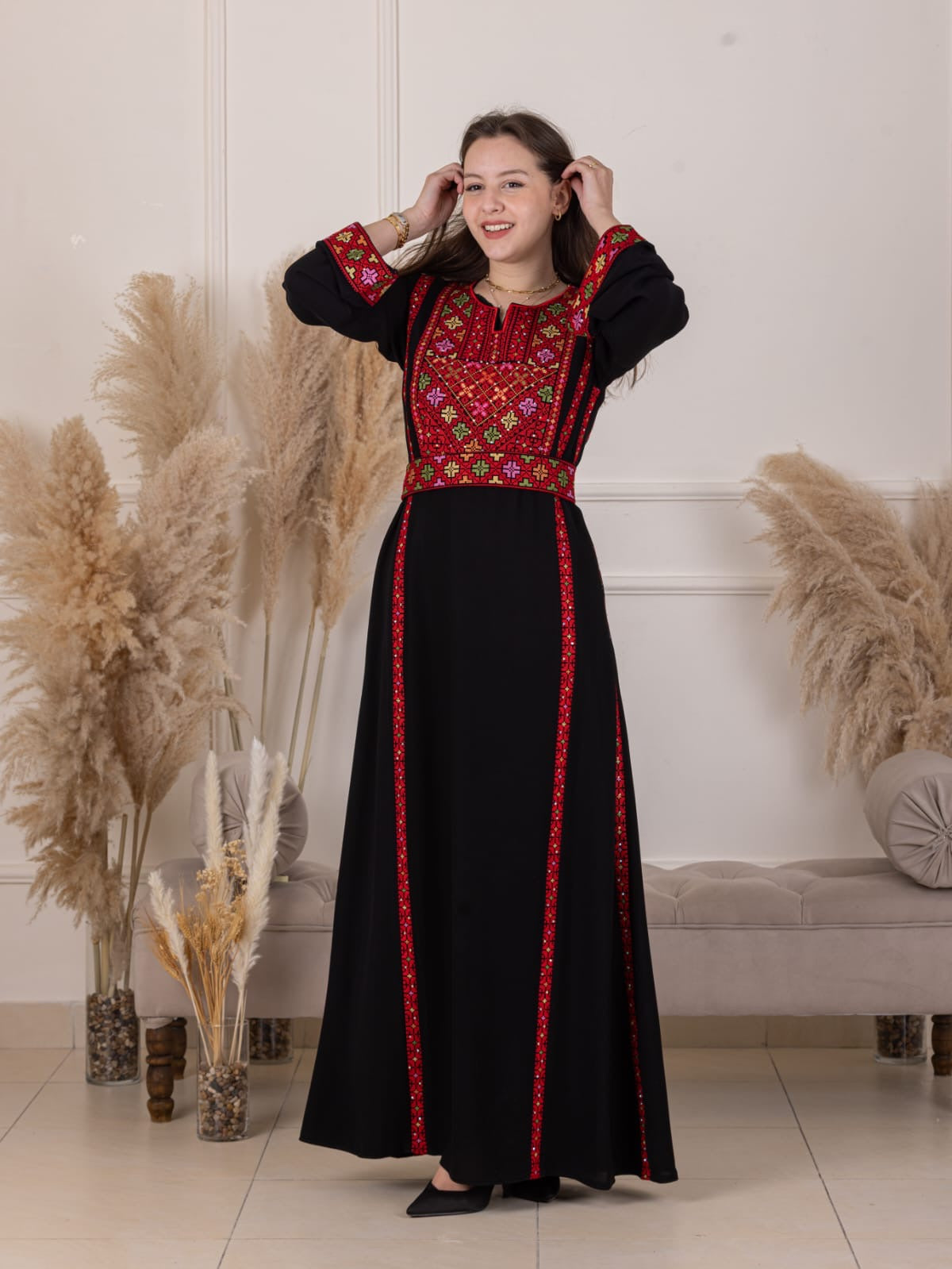 Simple 4 Vin Embroidered Thoub – Timeless Elegance & Modern Tradition - Palestinian Elegance