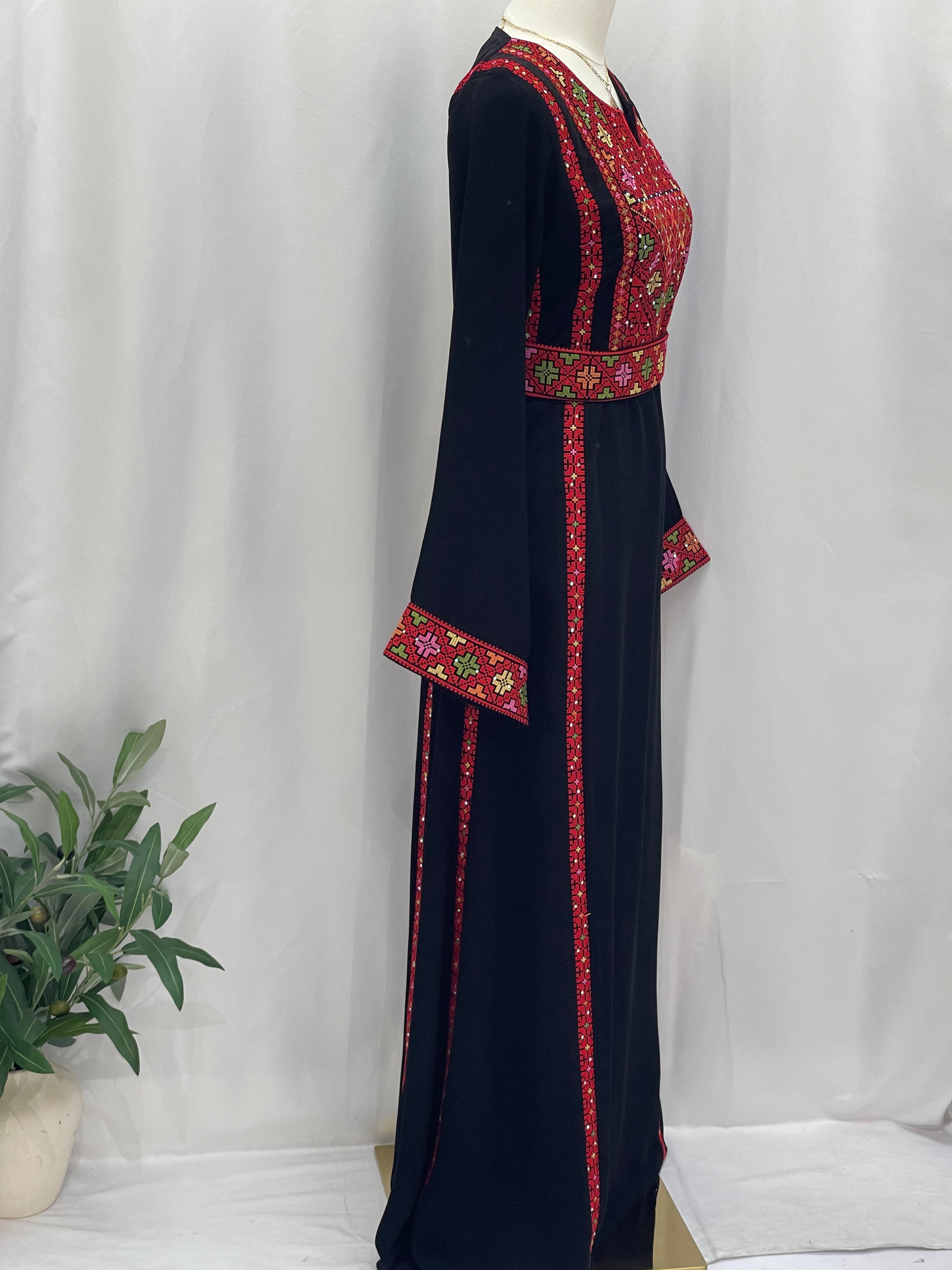 Simple 4 Vin Embroidered Thoub – Timeless Elegance & Modern Tradition - Palestinian Elegance