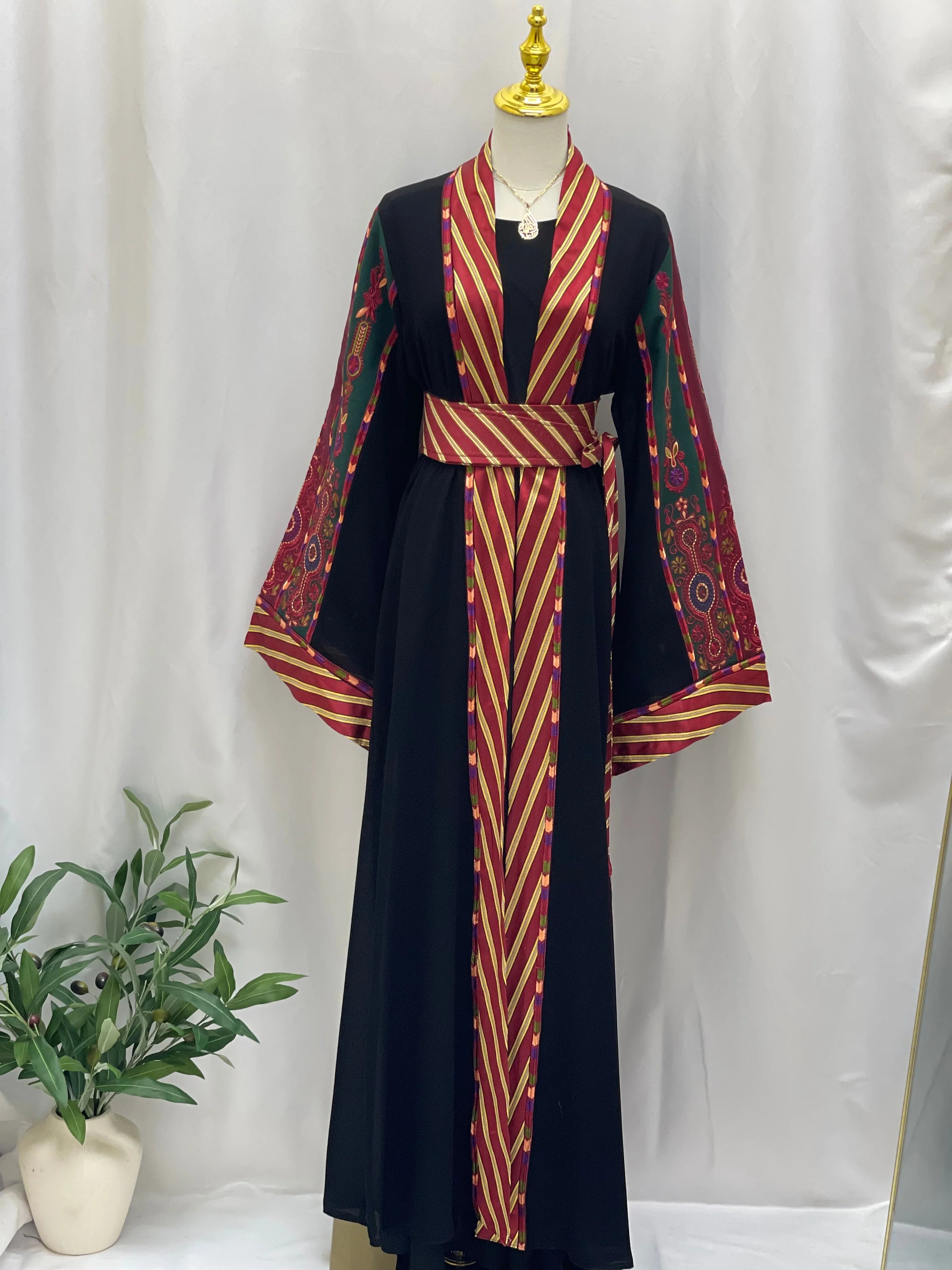 Suzan Kashmir Embroidered Open Abaya - Elegance & Versatility - Palestinian Elegance