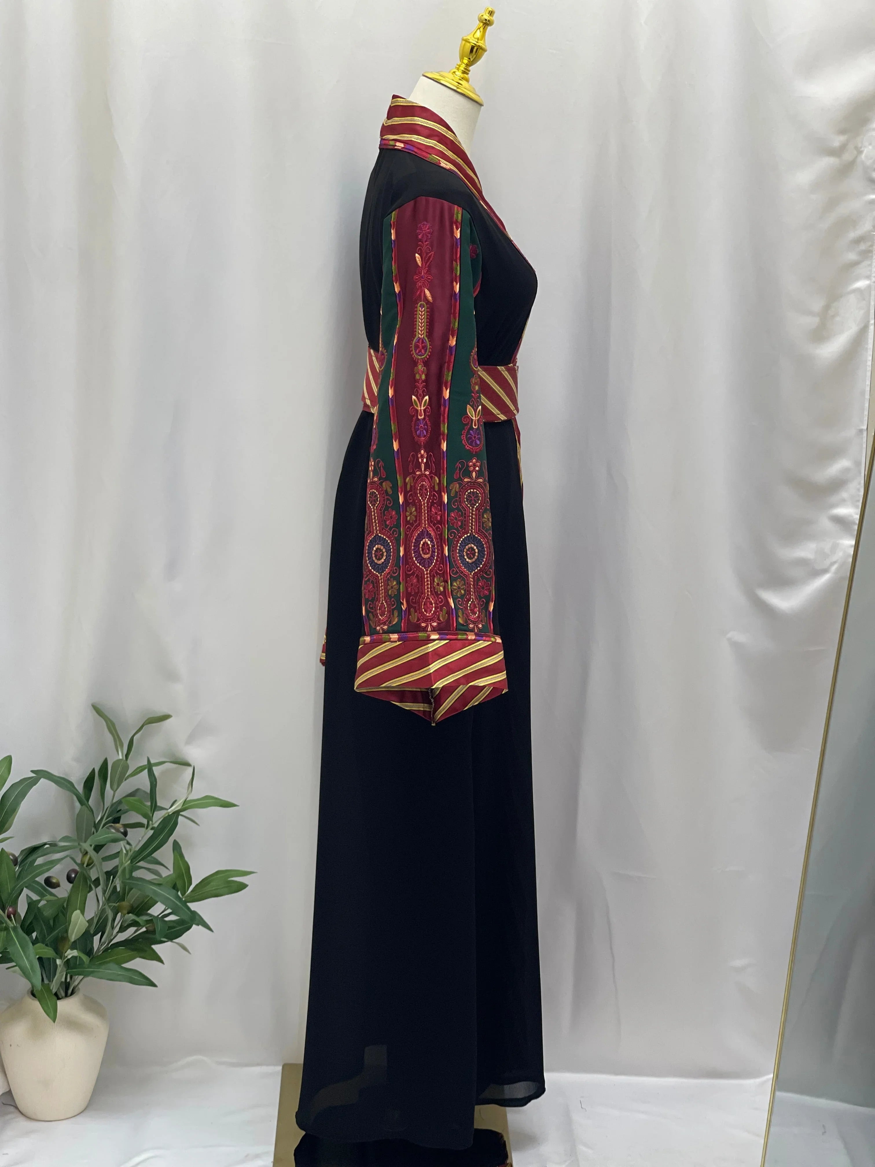 Suzan Kashmir Embroidered Open Abaya - Elegance & Versatility - Palestinian Elegance