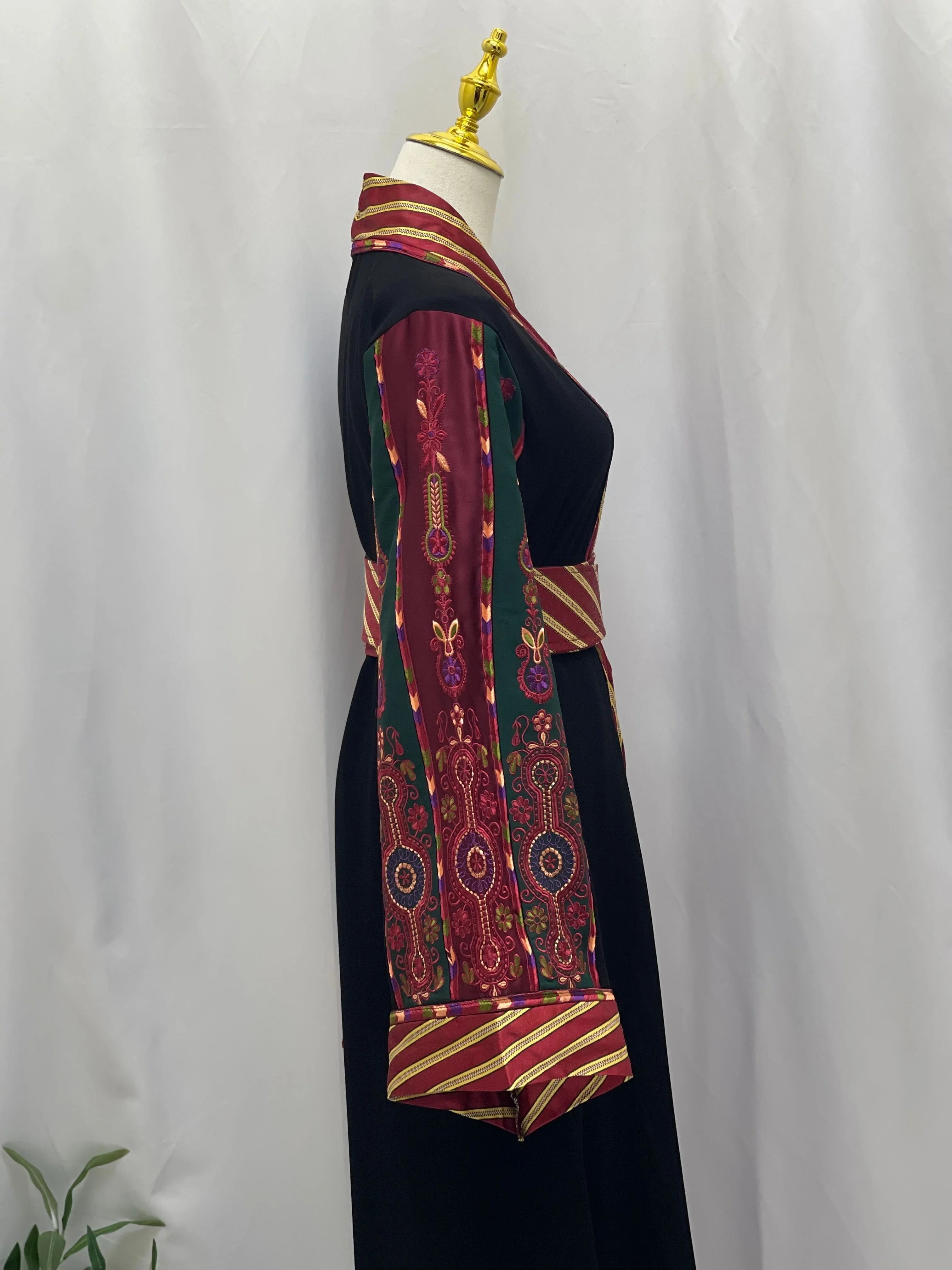 Suzan Kashmir Embroidered Open Abaya - Elegance & Versatility - Palestinian Elegance