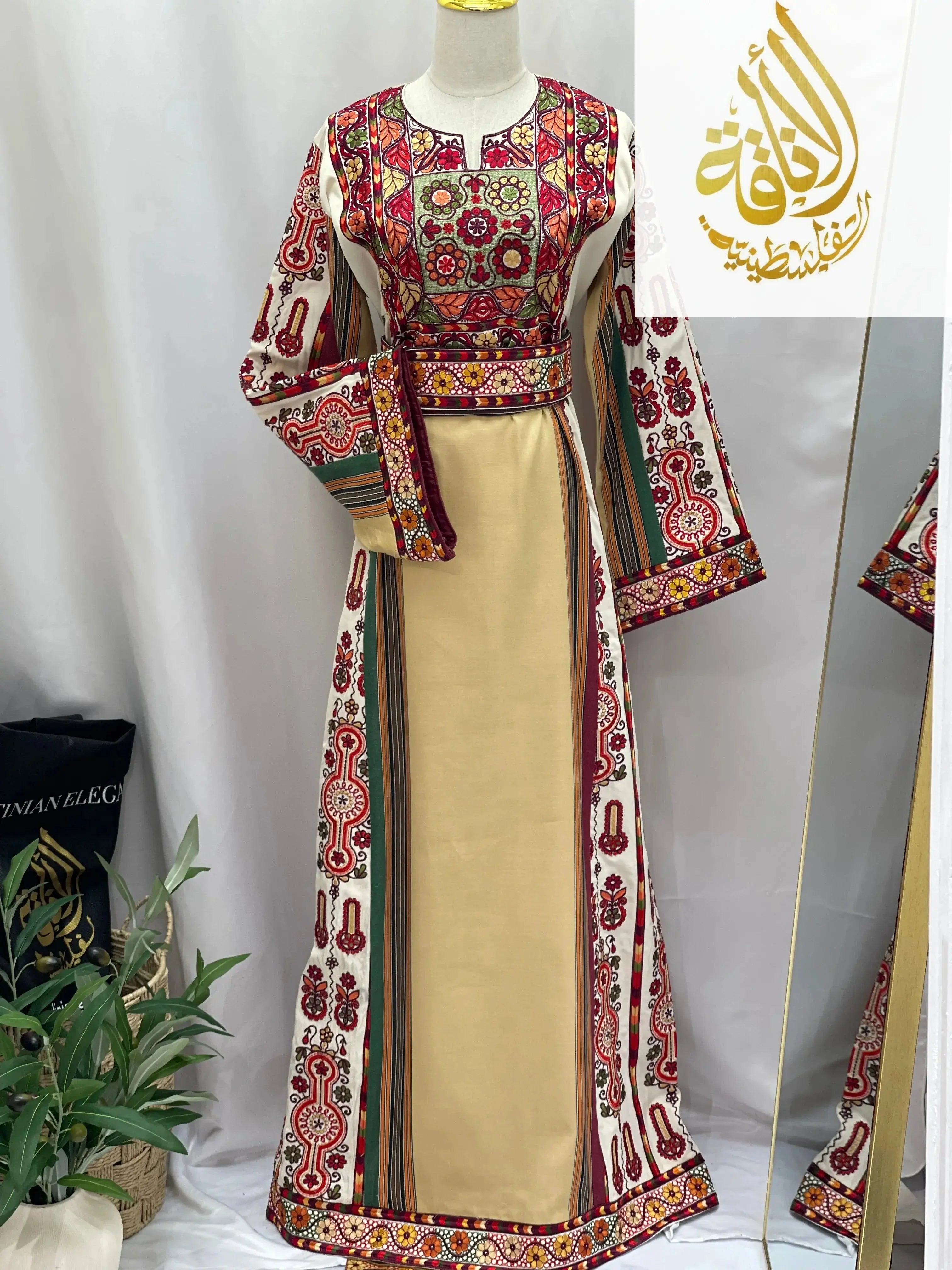 Thoub Al-Majdalwi: Traditional Elegance & Timeless Craftsmanship Palestinian Elegance