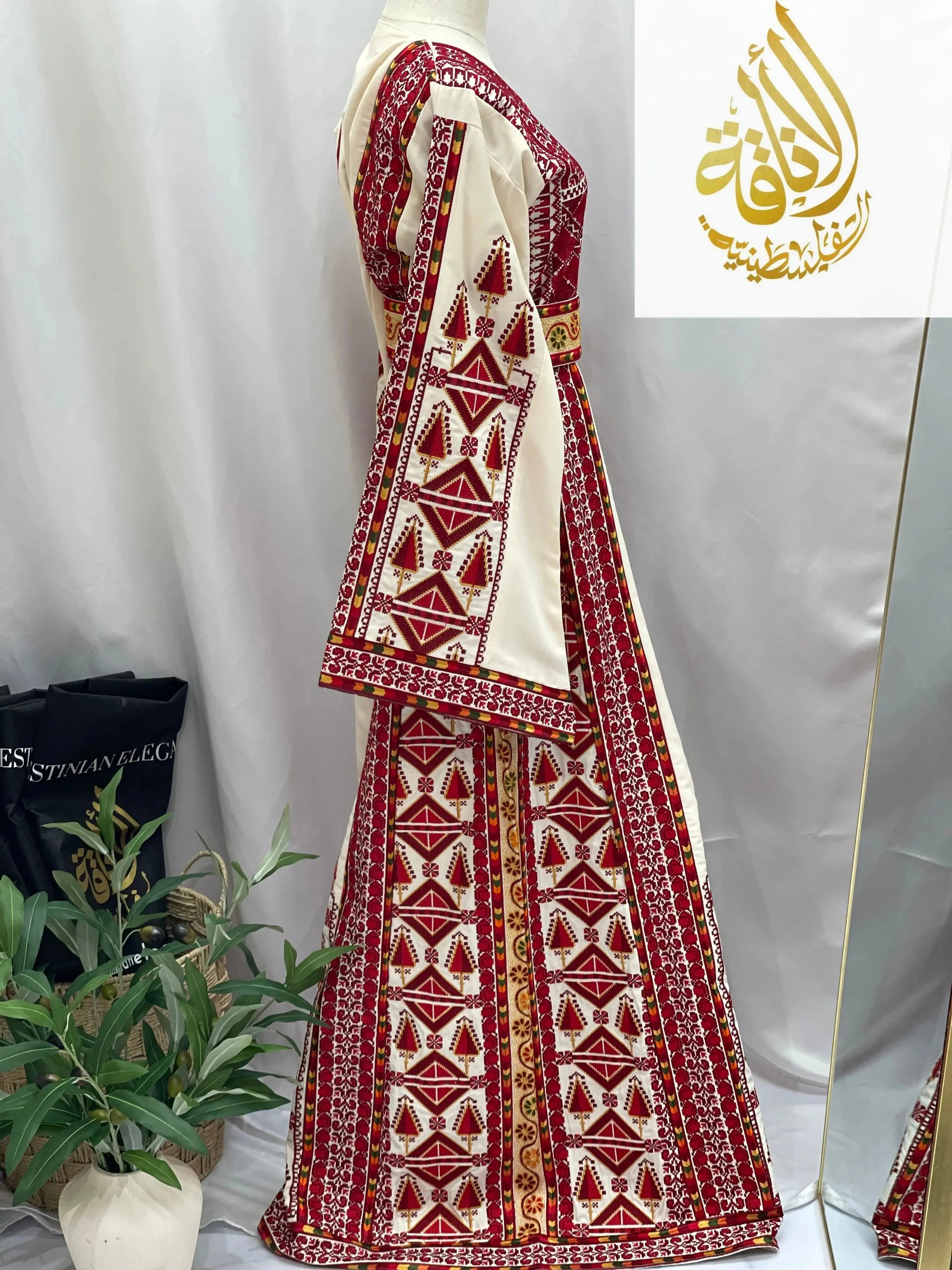 Thoub Alsafa Embroidered: Timeless Elegance & Intricate Craftsmanship Palestinian Elegance