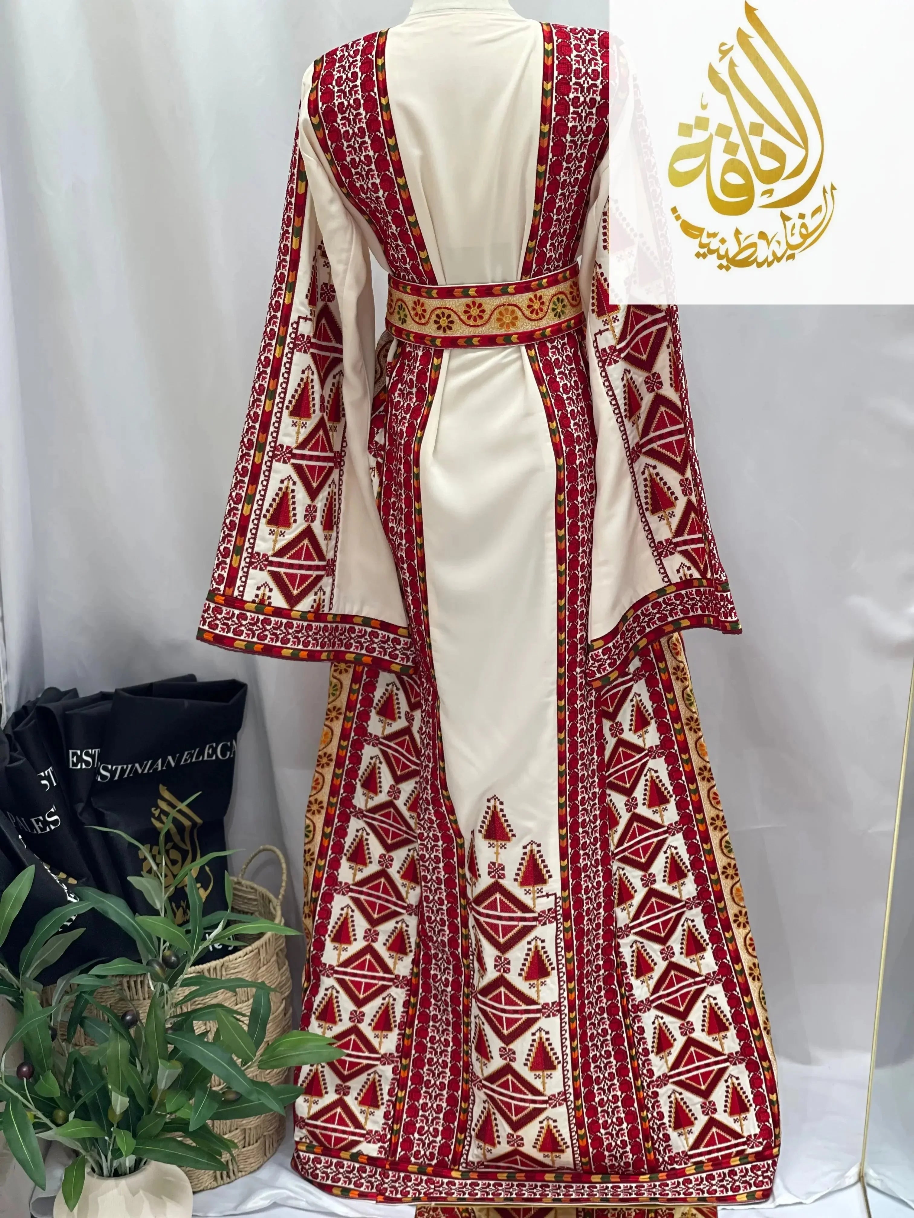 Thoub Alsafa Embroidered: Timeless Elegance & Intricate Craftsmanship Palestinian Elegance