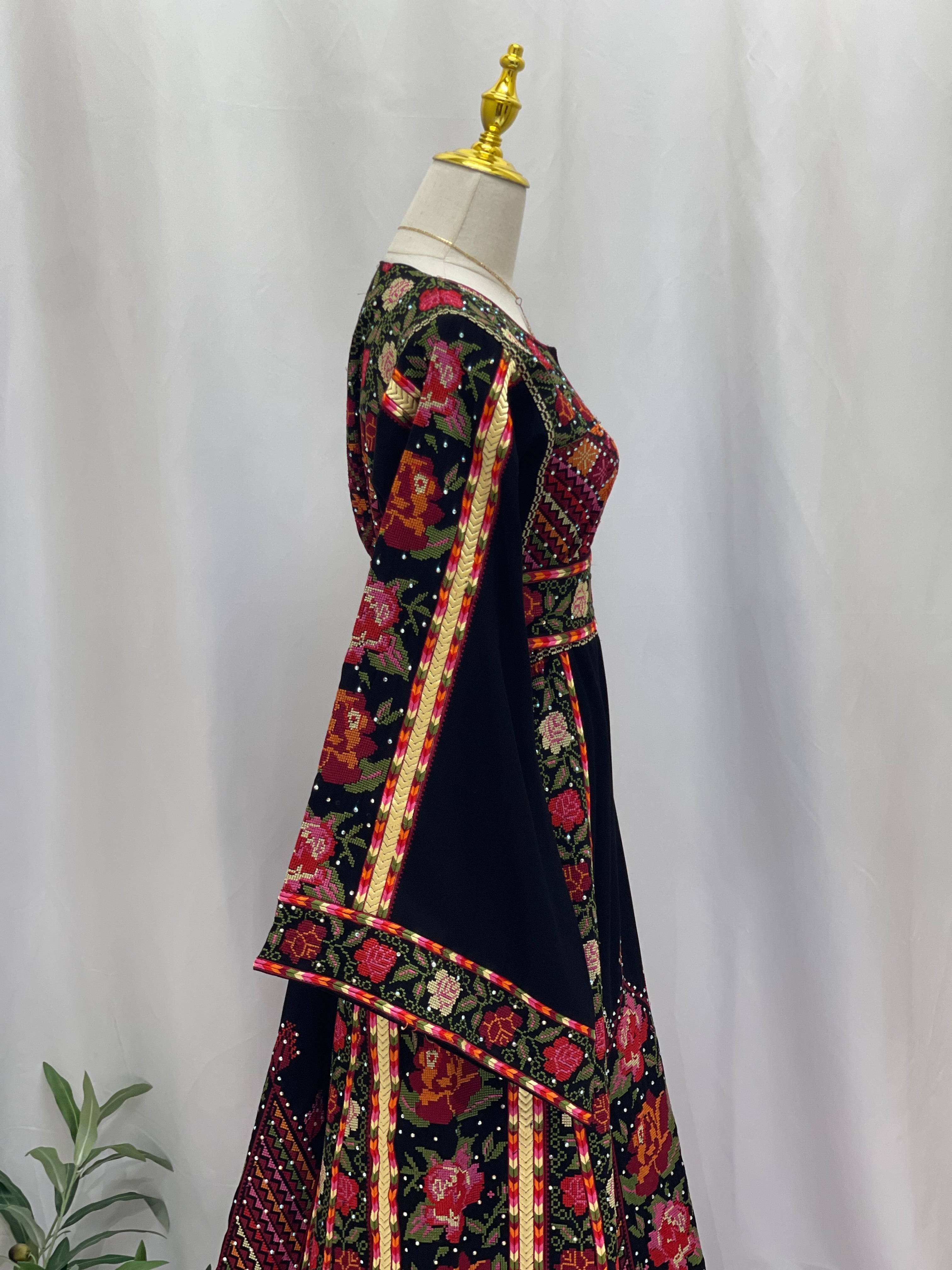 Embroidered Flowers Thoub: A Bloom of Elegance Palestinian Elegance