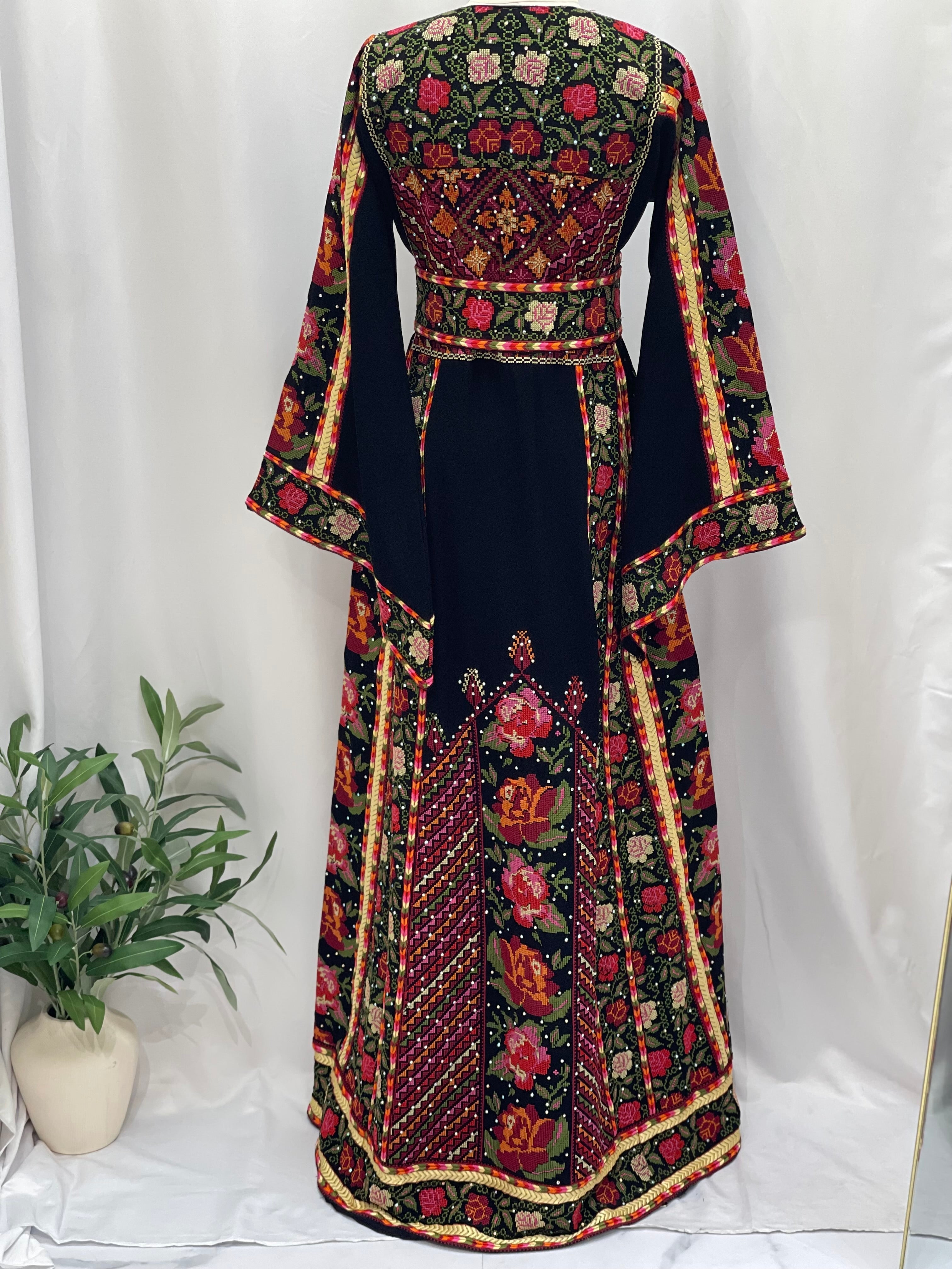 Embroidered Flowers Thoub: A Bloom of Elegance Palestinian Elegance