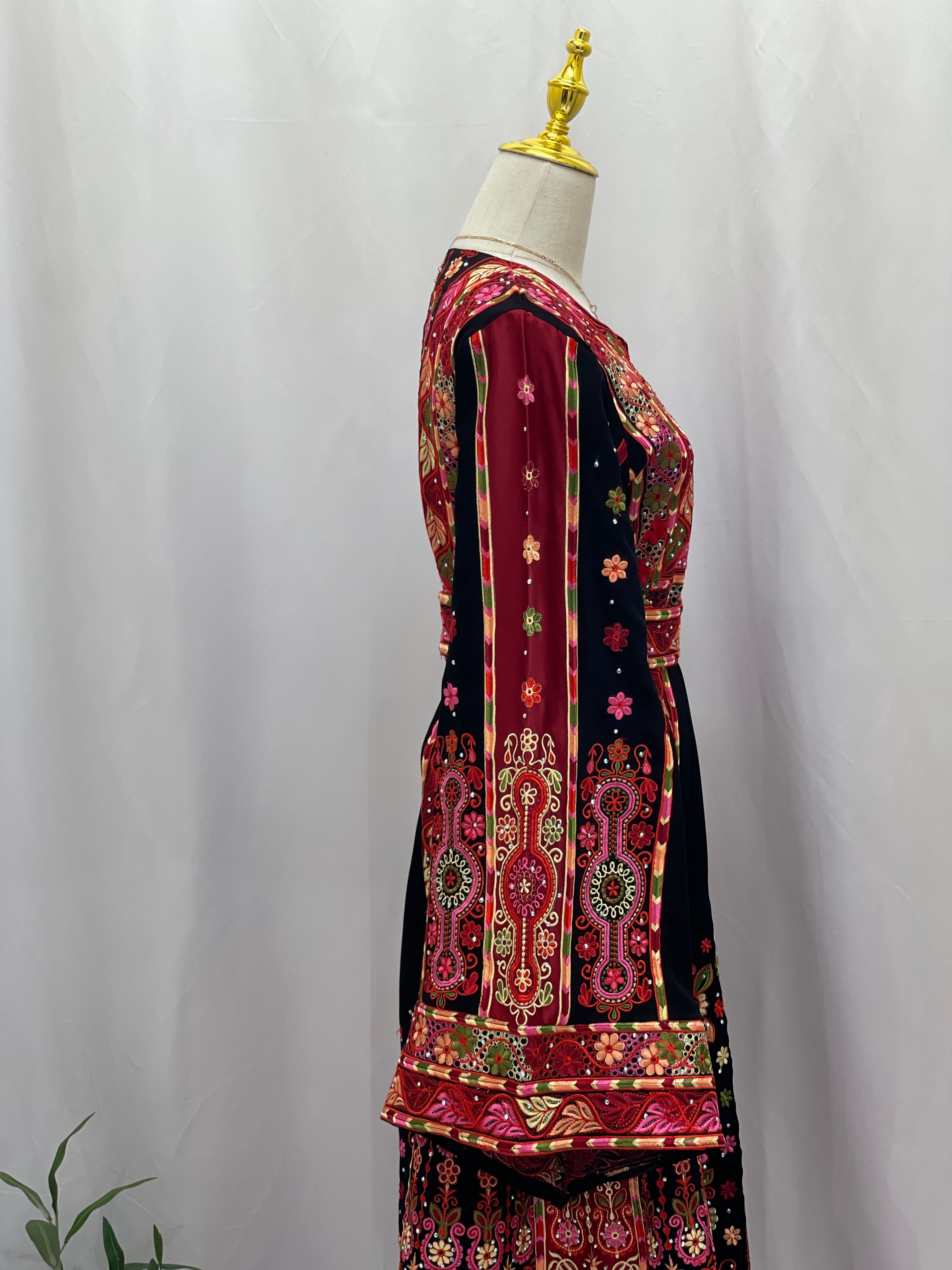 Full Embroidered Thoub Palestinian Elegance