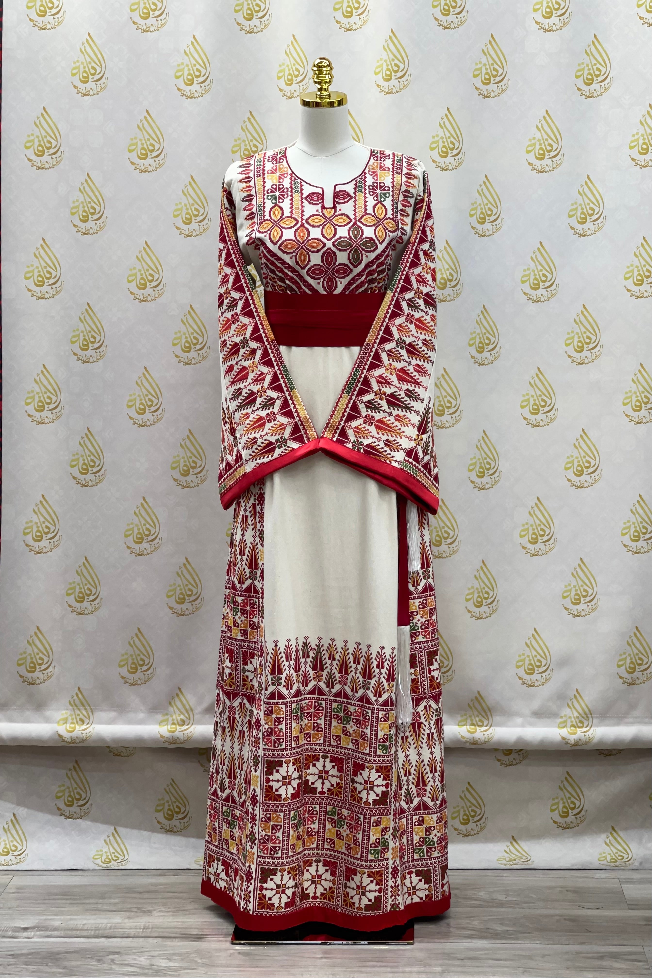 Embroidered Etamin Thoub: Exquisite Elegance & Lasting Comfort Palestinian Elegance