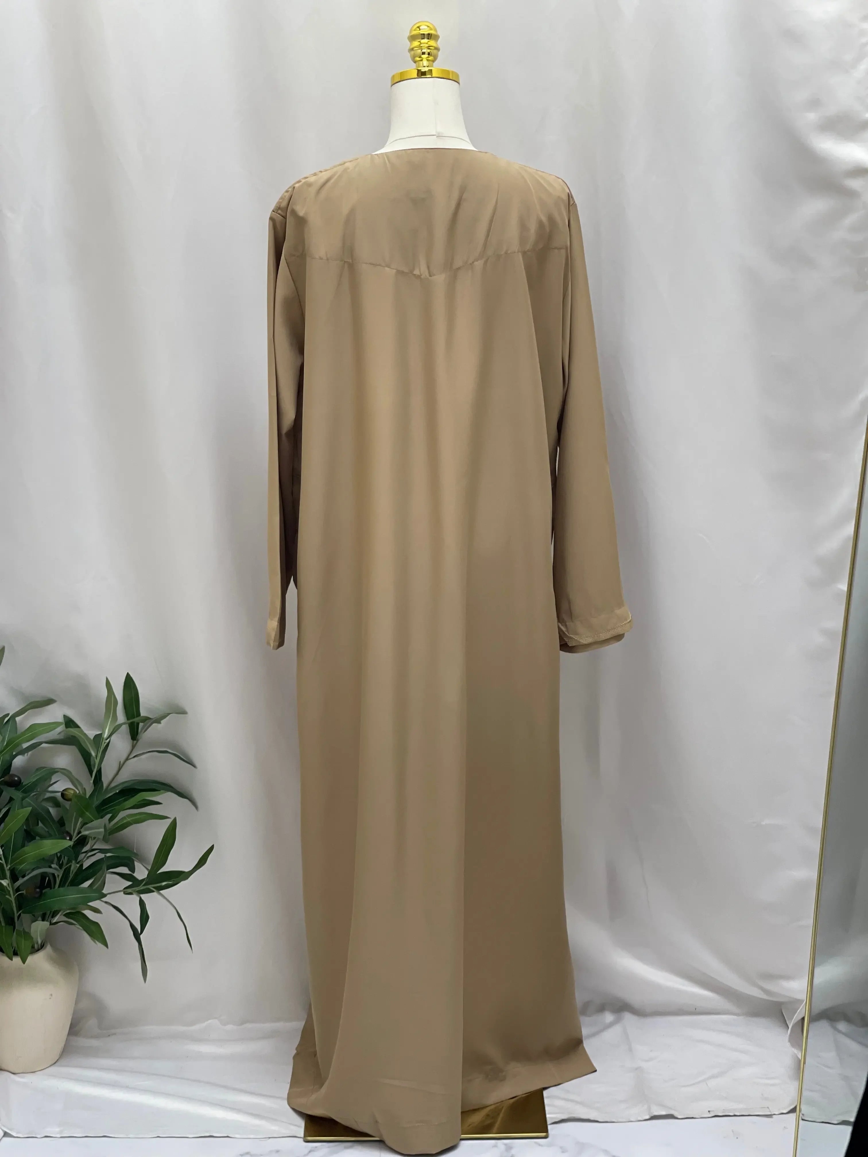 Men's High-Quality Thobe with Sharshoba Tassel -l Palestinian Elegance