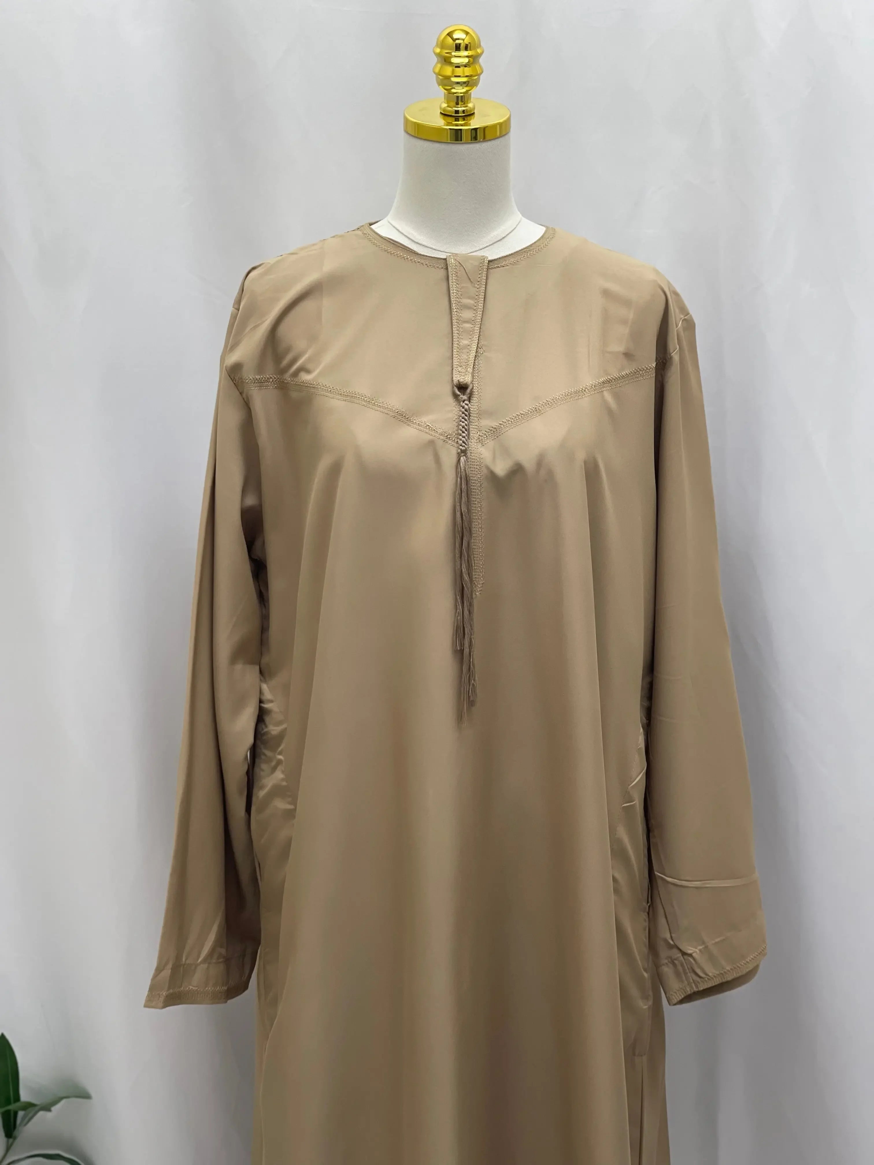 Men's High-Quality Thobe with Sharshoba Tassel -l Palestinian Elegance