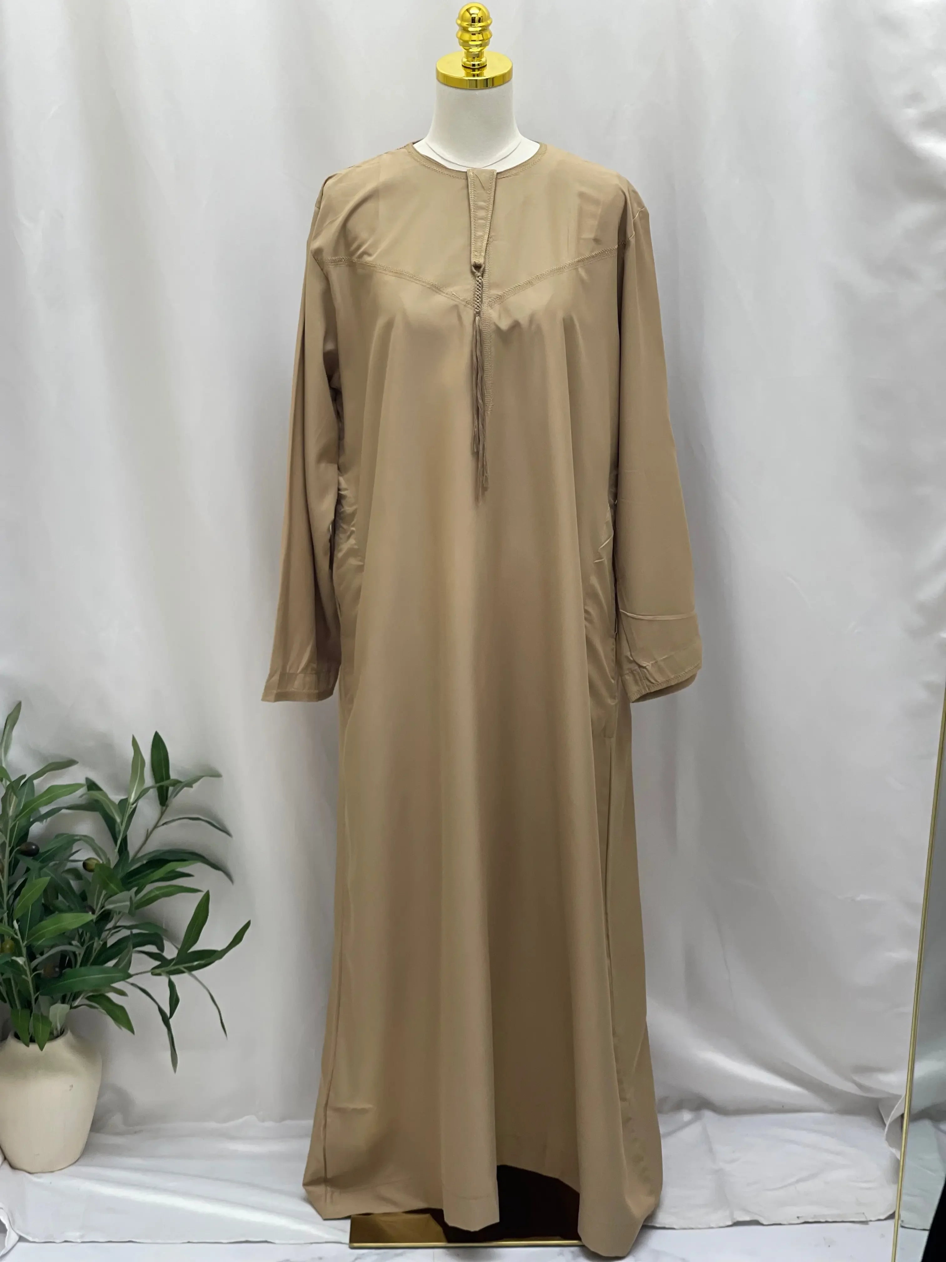 Men's High-Quality Thobe with Sharshoba Tassel -l Palestinian Elegance