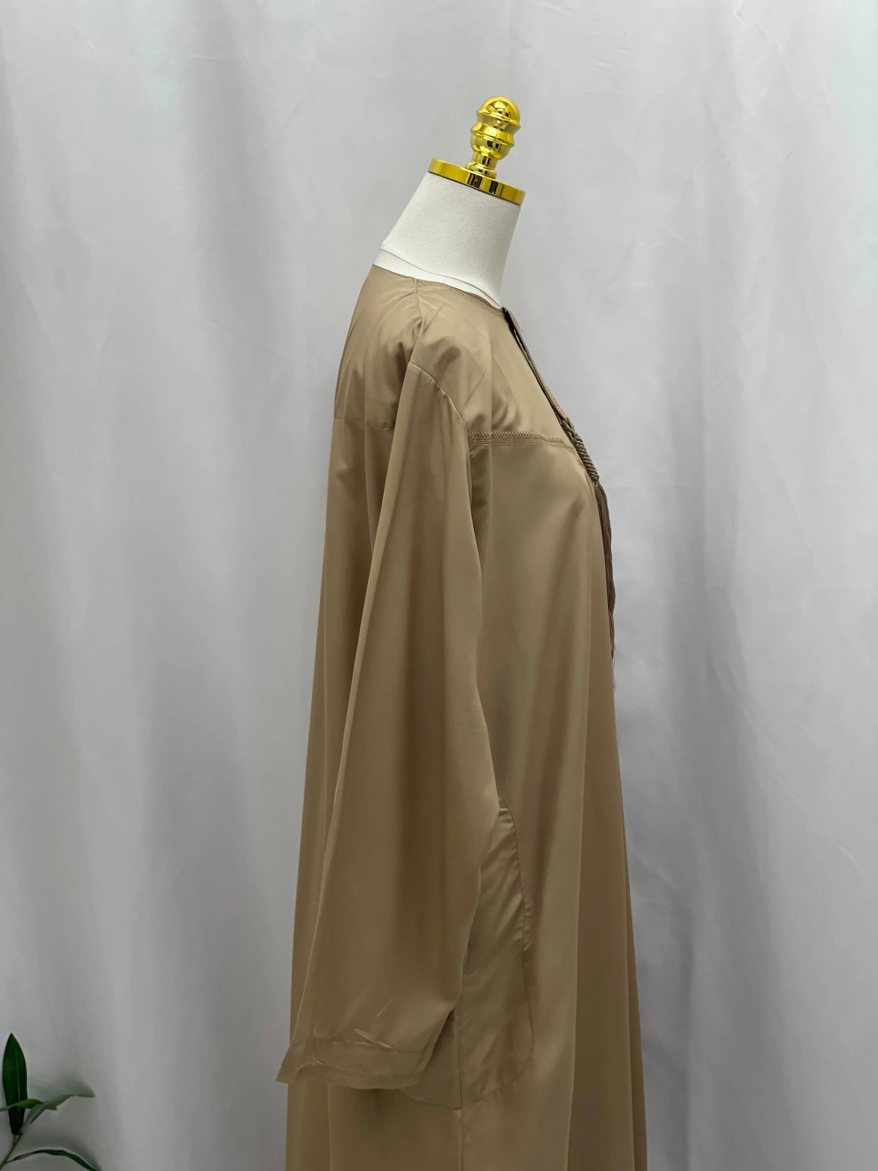 Men's High-Quality Thobe with Sharshoba Tassel -l Palestinian Elegance