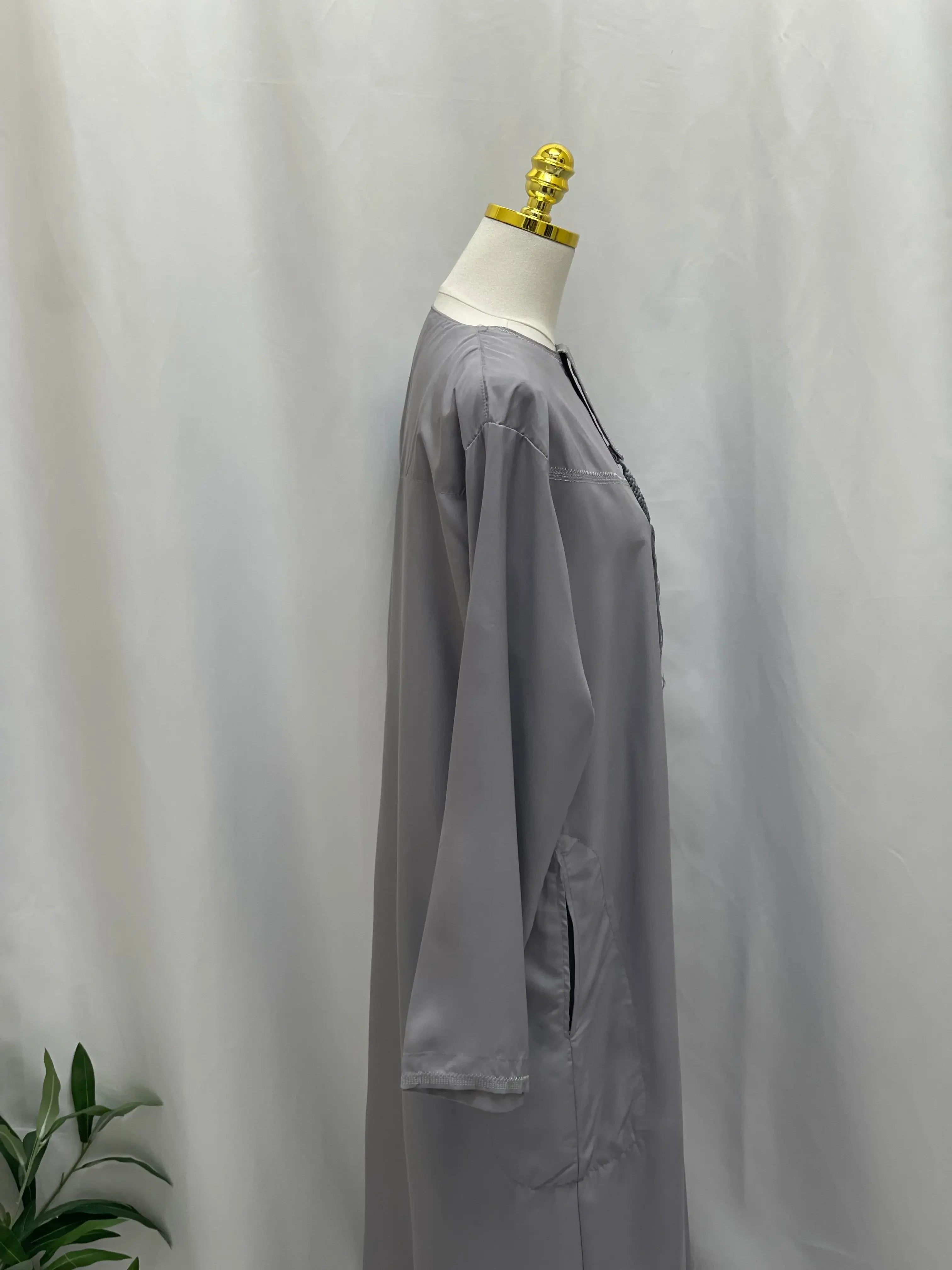 Men's High-Quality Thobe with Sharshoba Tassel -l Palestinian Elegance