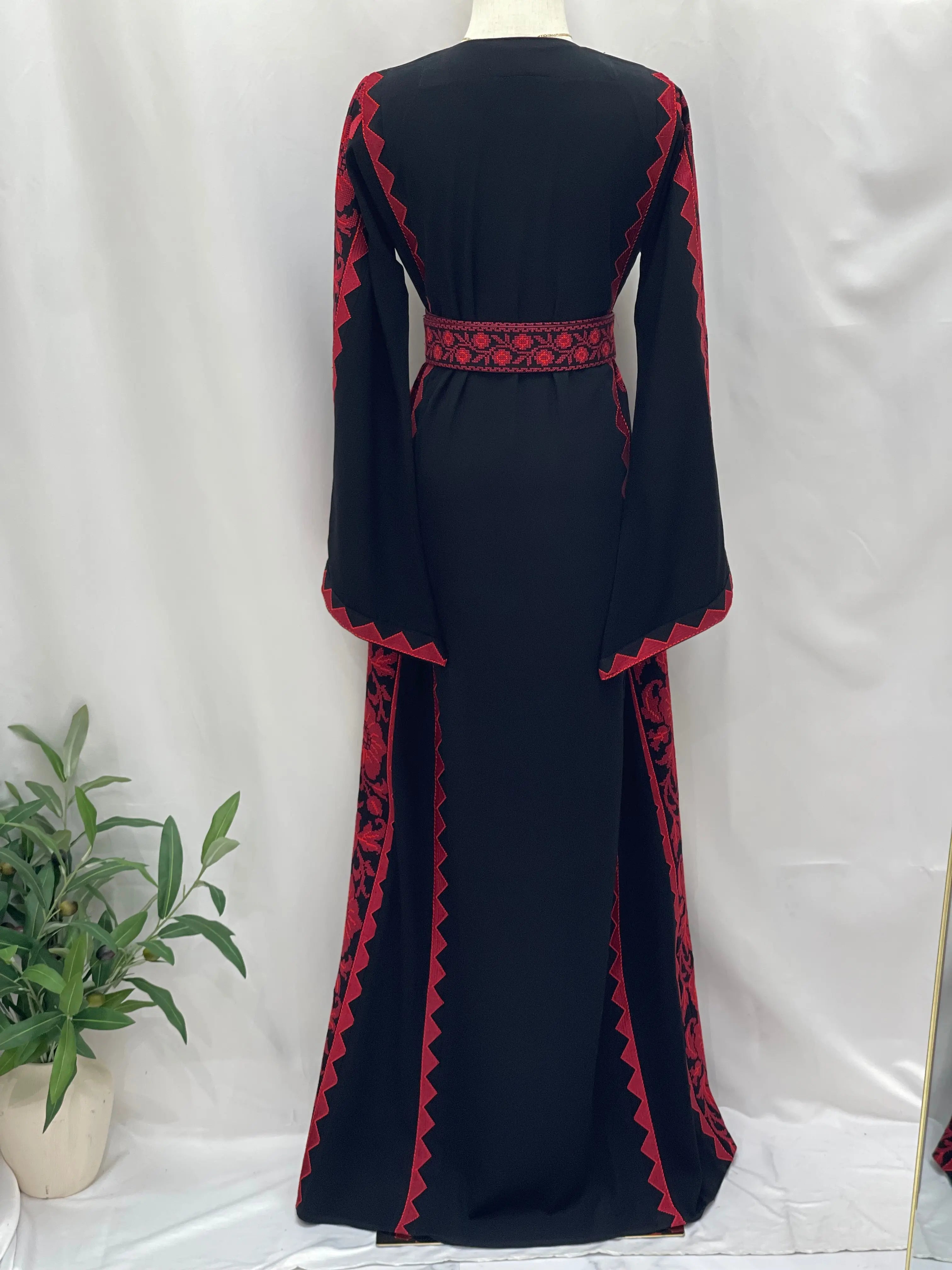 Modern Style Embroidered Thoub Palestinian Elegance