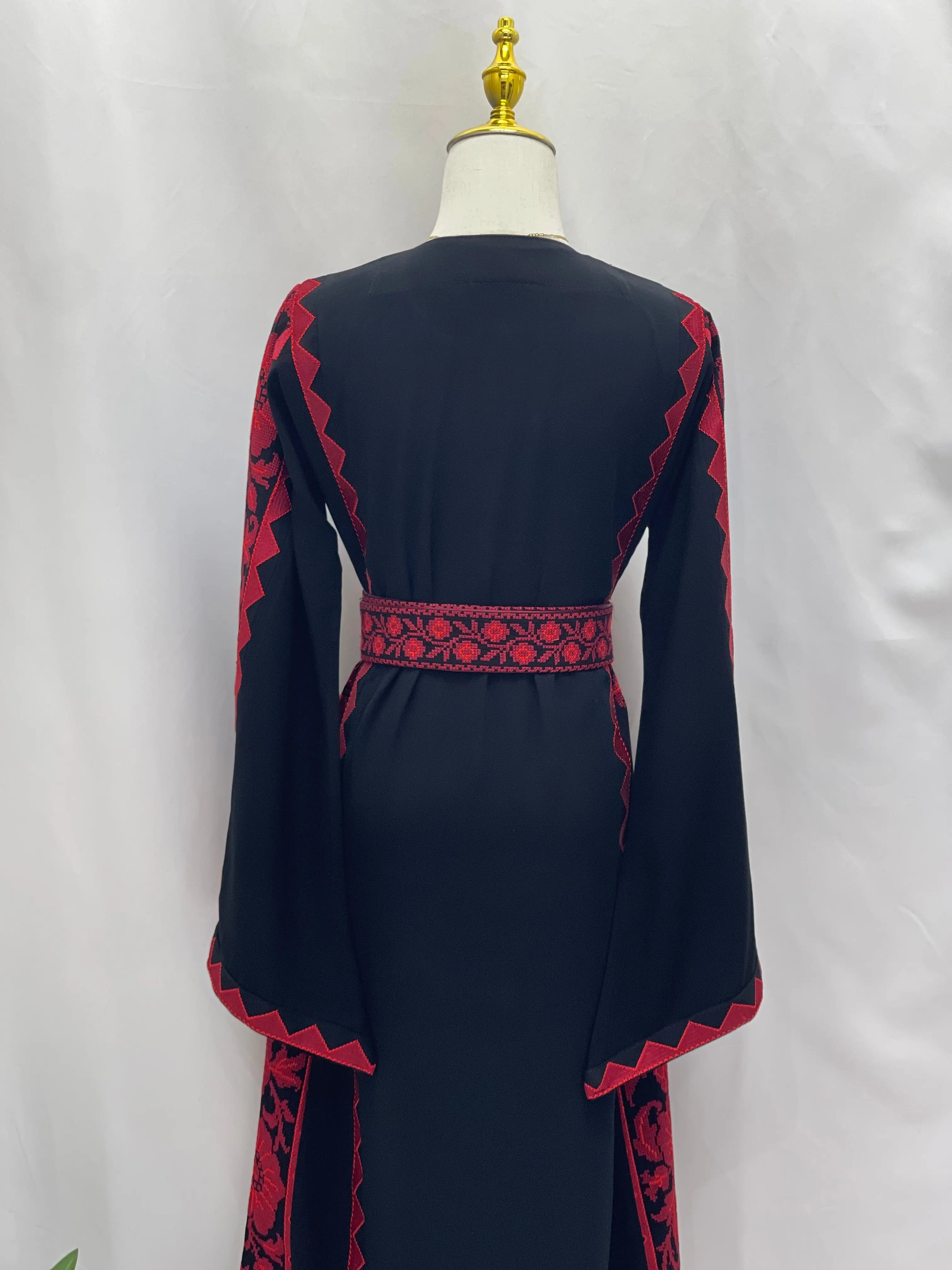 Modern Style Embroidered Thoub Palestinian Elegance