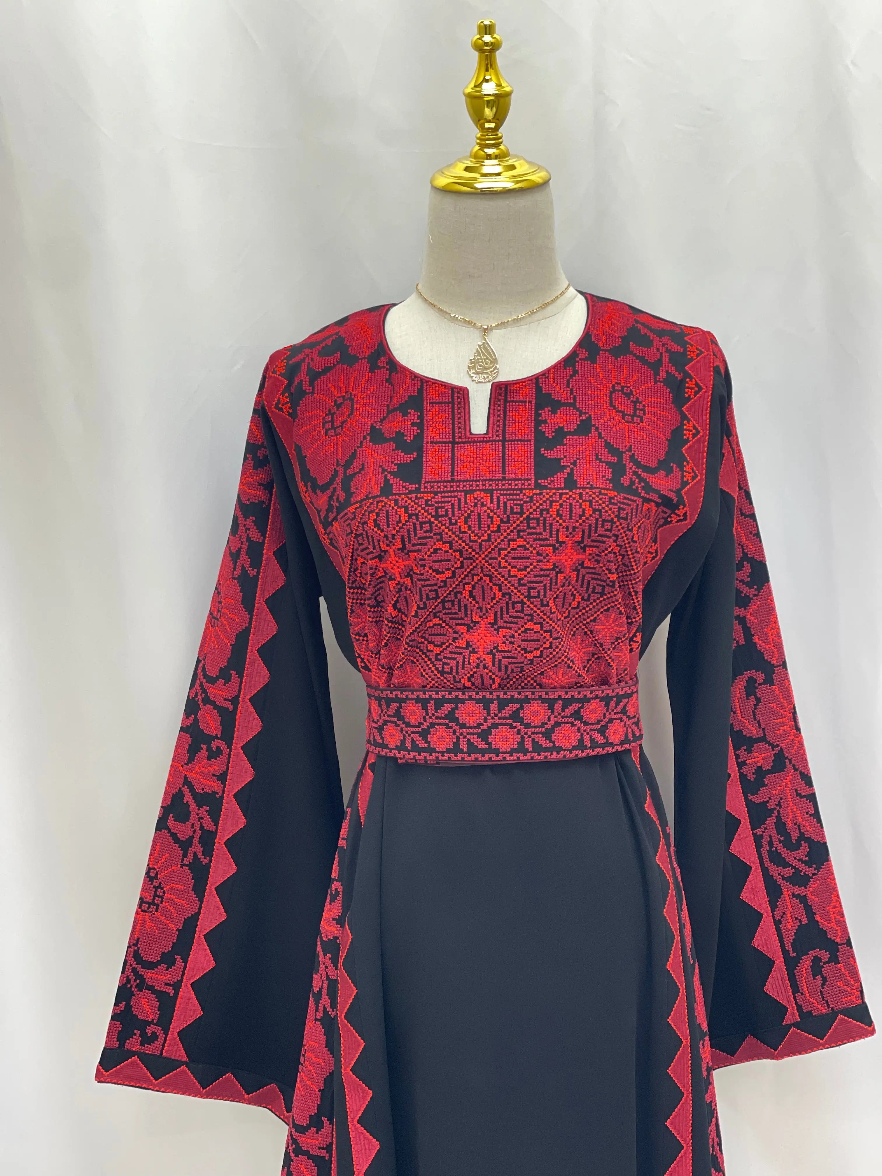 Modern Style Embroidered Thoub Palestinian Elegance