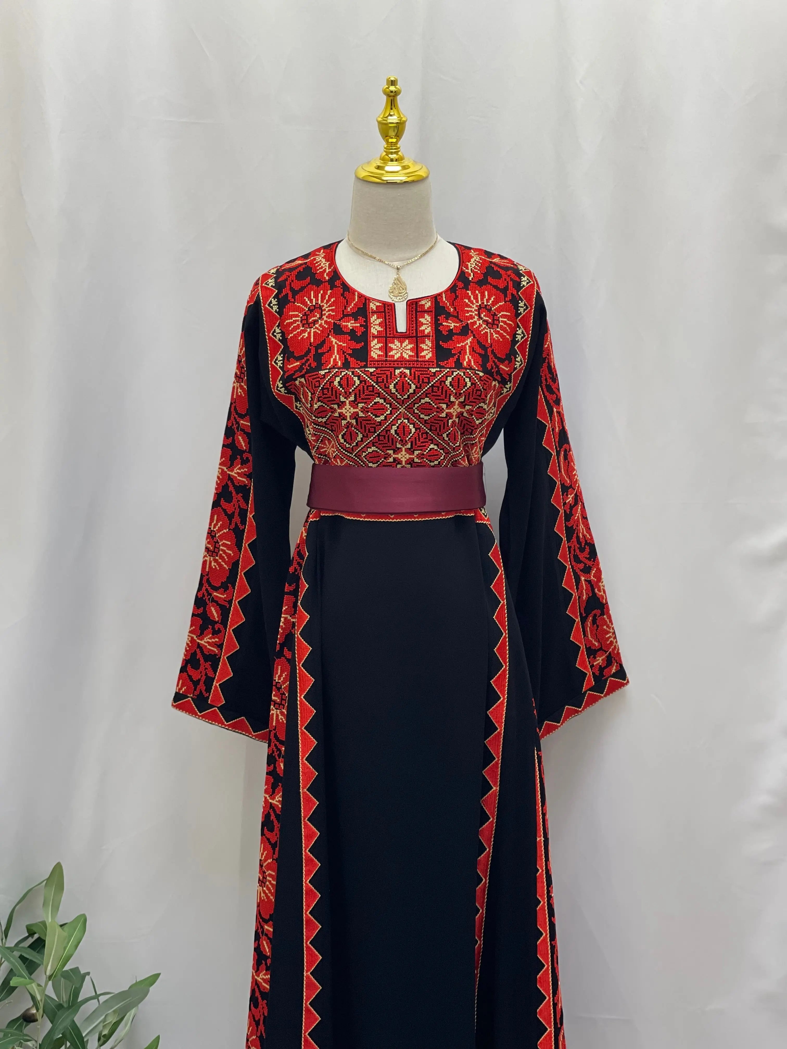 Modern Style Embroidered Thoub Palestinian Elegance